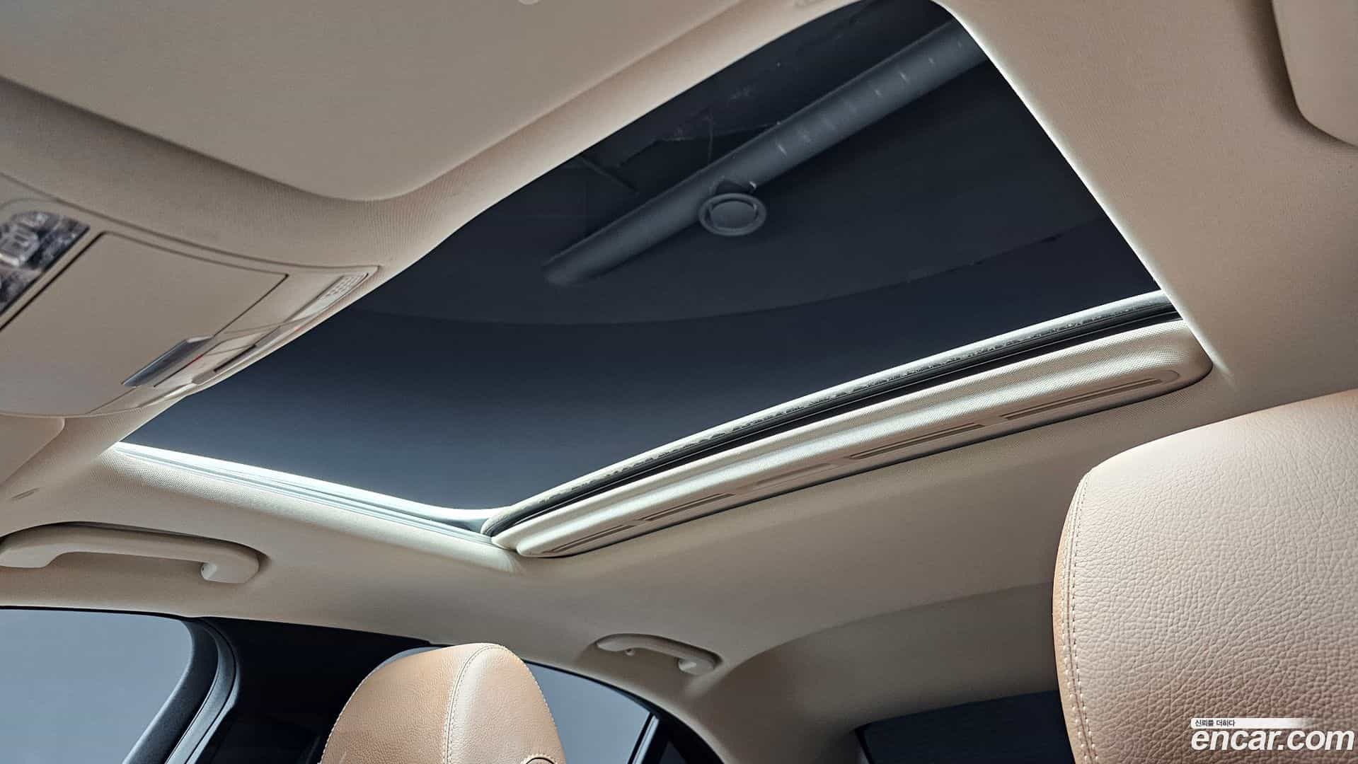 E-Class Mercedes-Benz 2018.9-OPTION-040