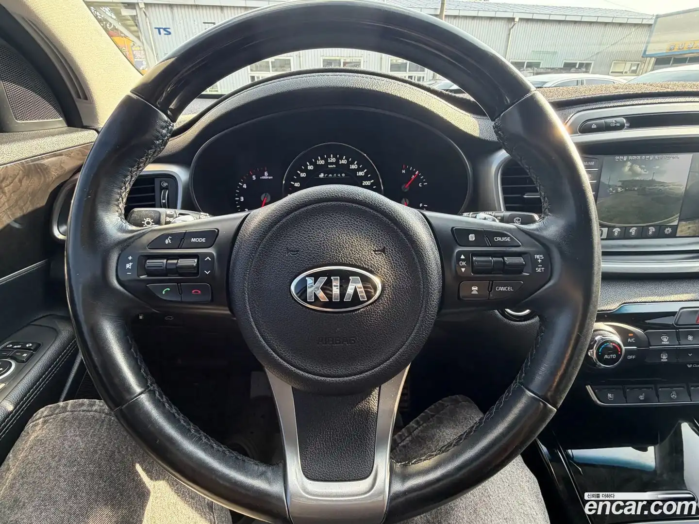 Sorento Kia 2017.5-OPTION-021