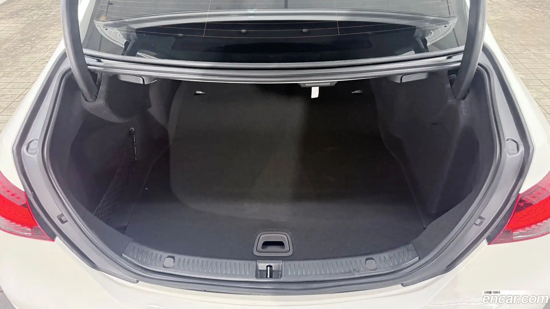 E-Class Mercedes-Benz 2023.8-OPTION-015