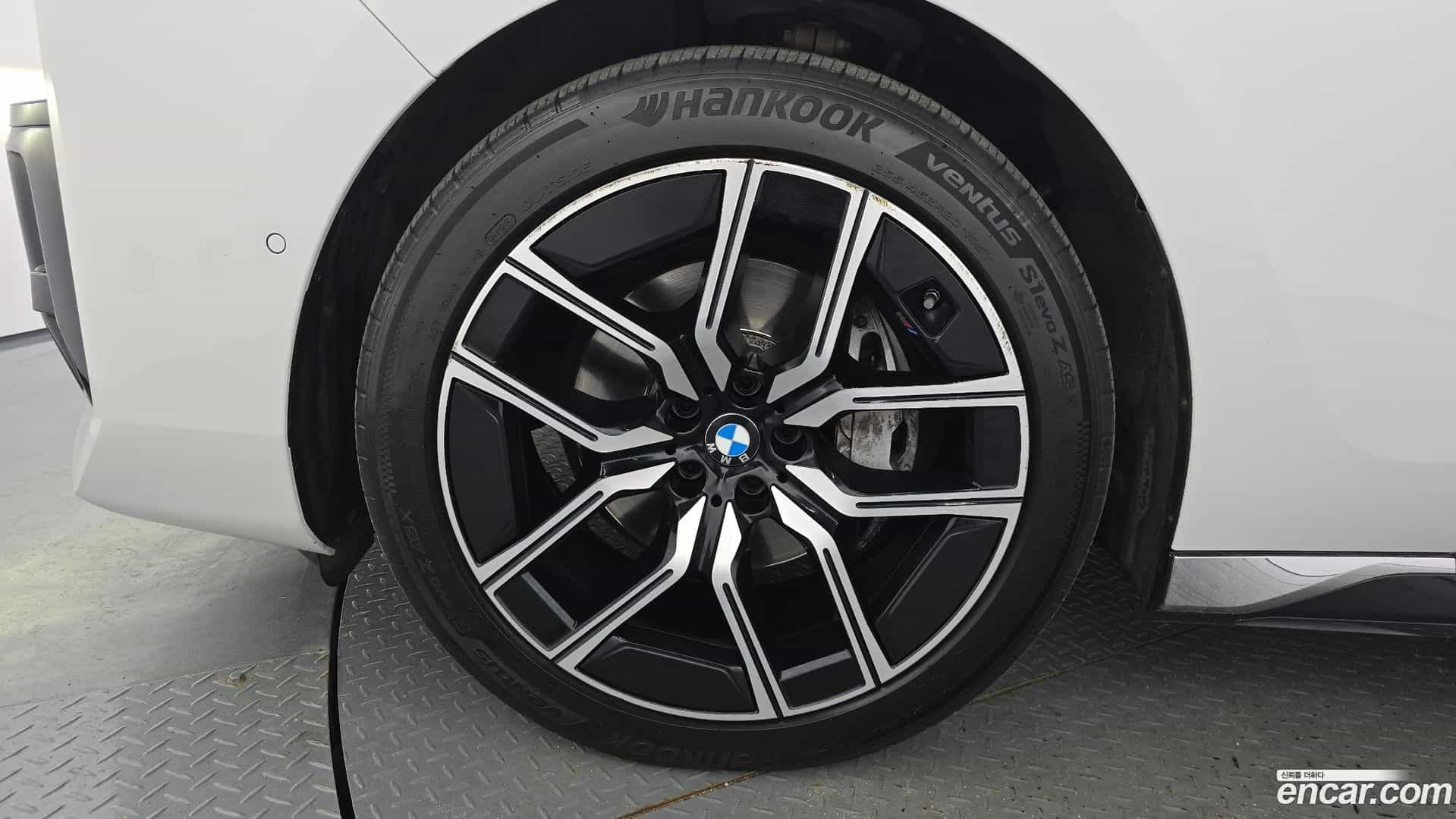 7-Series BMW 2024.4-OUTER-005