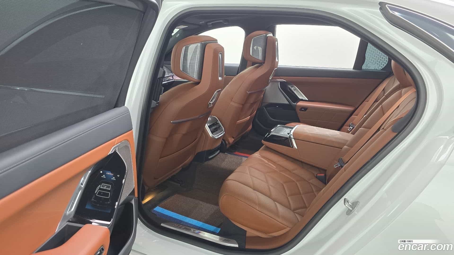 7-Series BMW 2024.4-OPTION-022