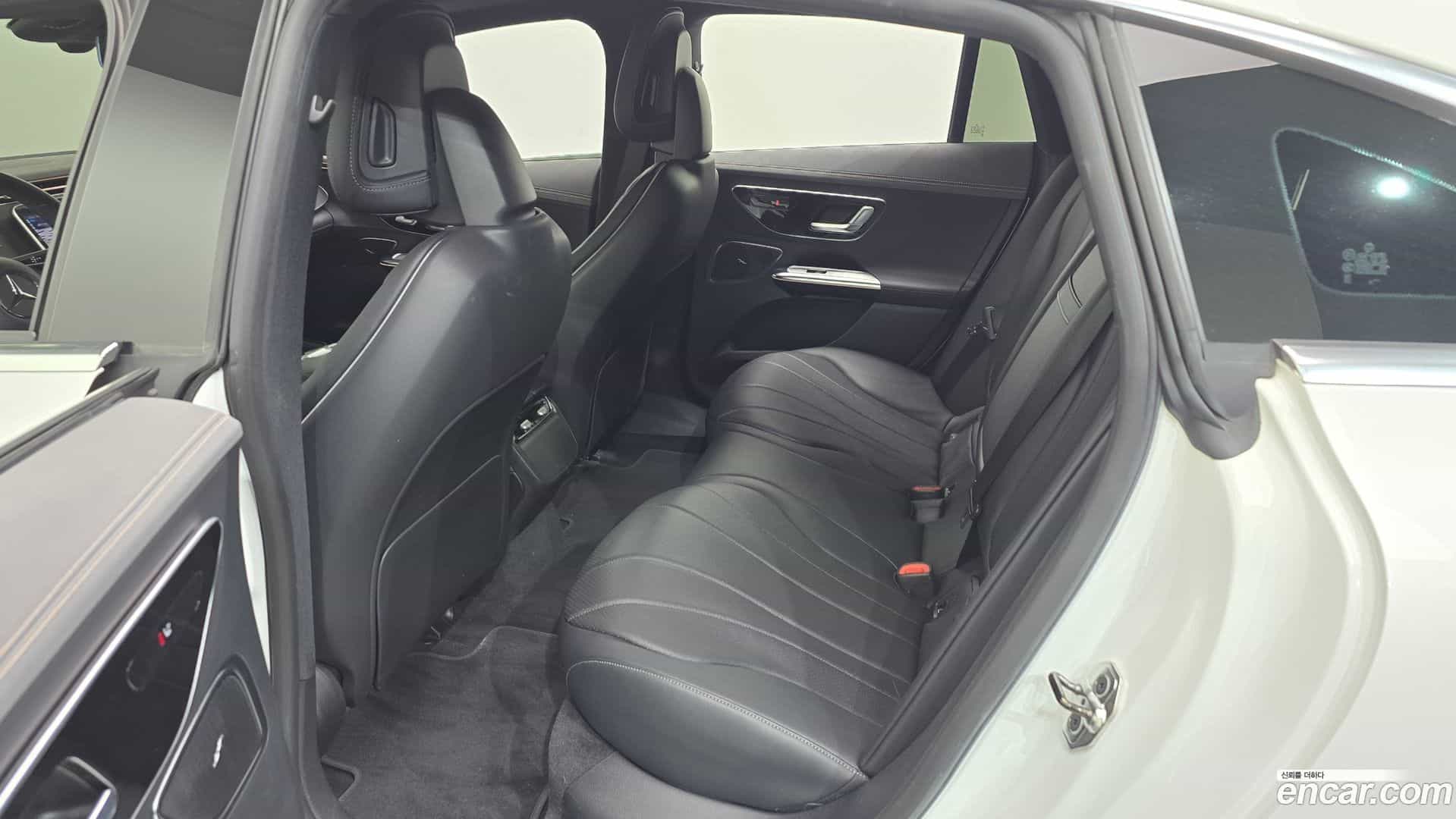 EQE Mercedes-Benz 2023.3-OPTION-015
