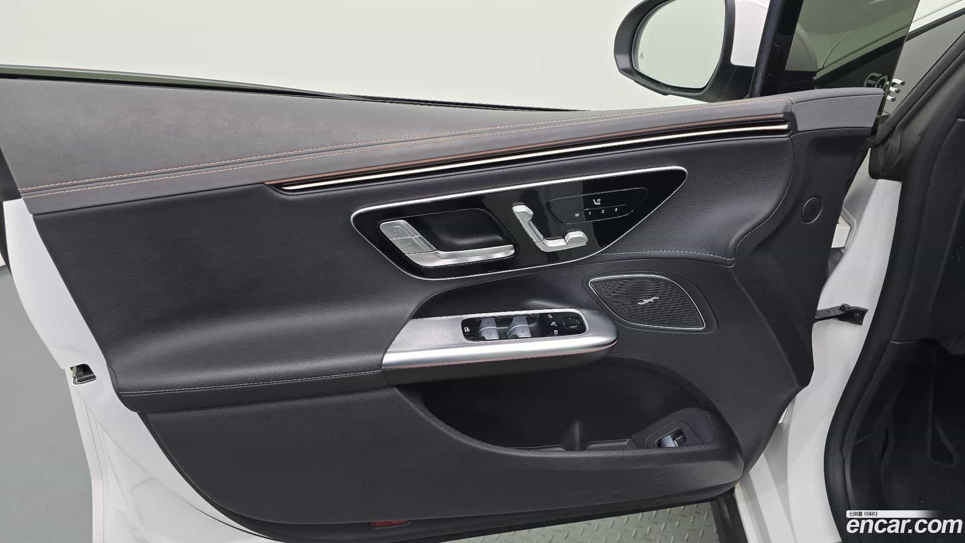 EQE Mercedes-Benz 2023.3-INNER-034