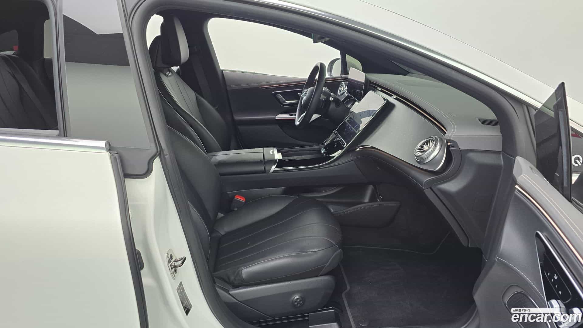 EQE Mercedes-Benz 2023.3-INNER-036