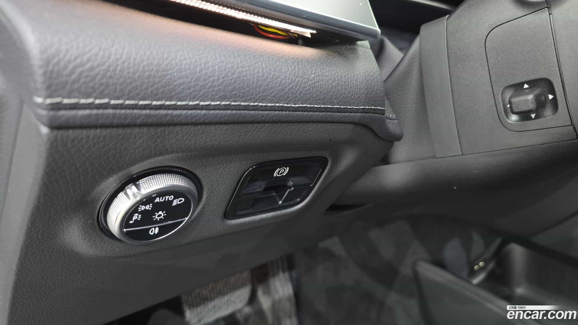 EQE Mercedes-Benz 2023.3-OPTION-041