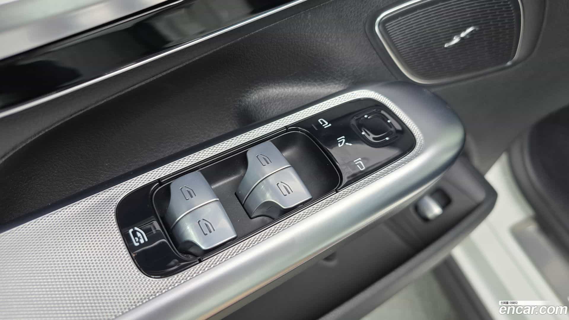 EQE Mercedes-Benz 2023.3-OPTION-043