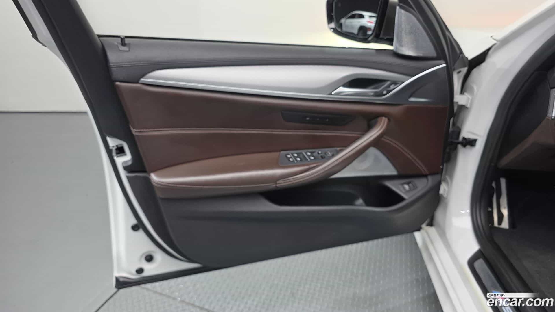 5-Series BMW 2018.11-INNER-034