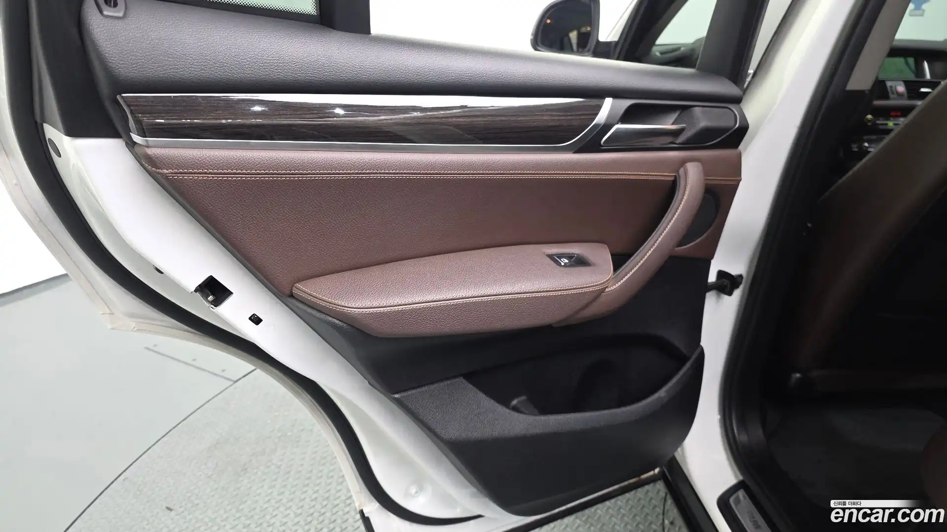 X4 BMW 2015.0-INNER-035