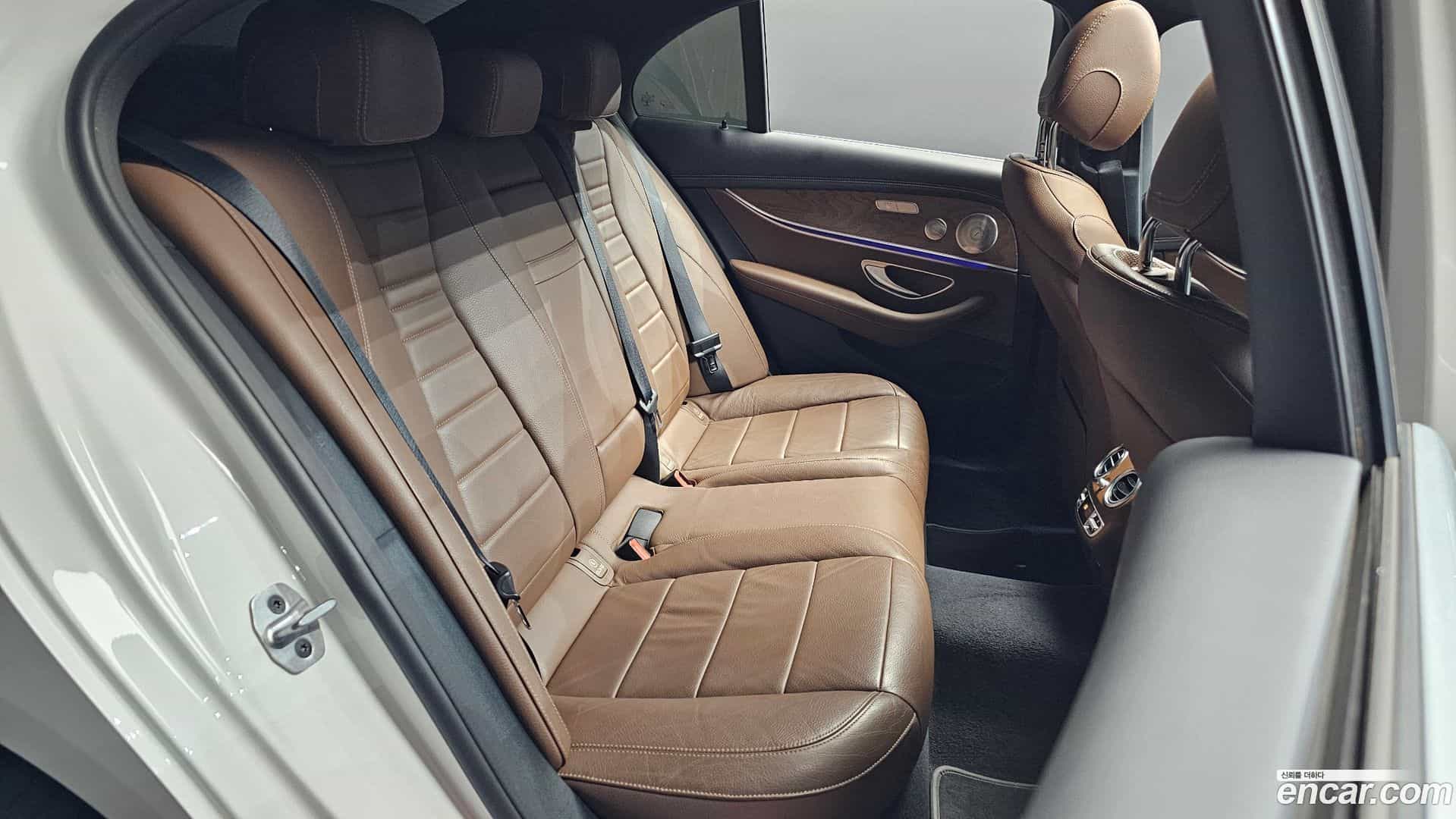 E-Class Mercedes-Benz 2021.2-OPTION-015