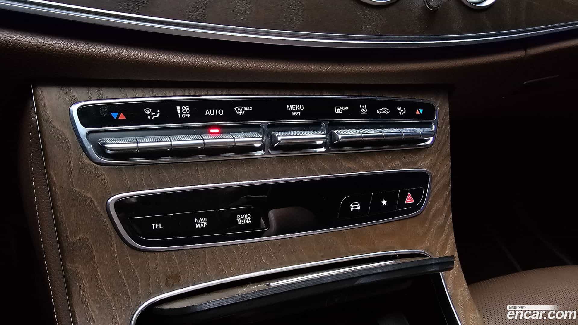 E-Class Mercedes-Benz 2021.2-OPTION-023