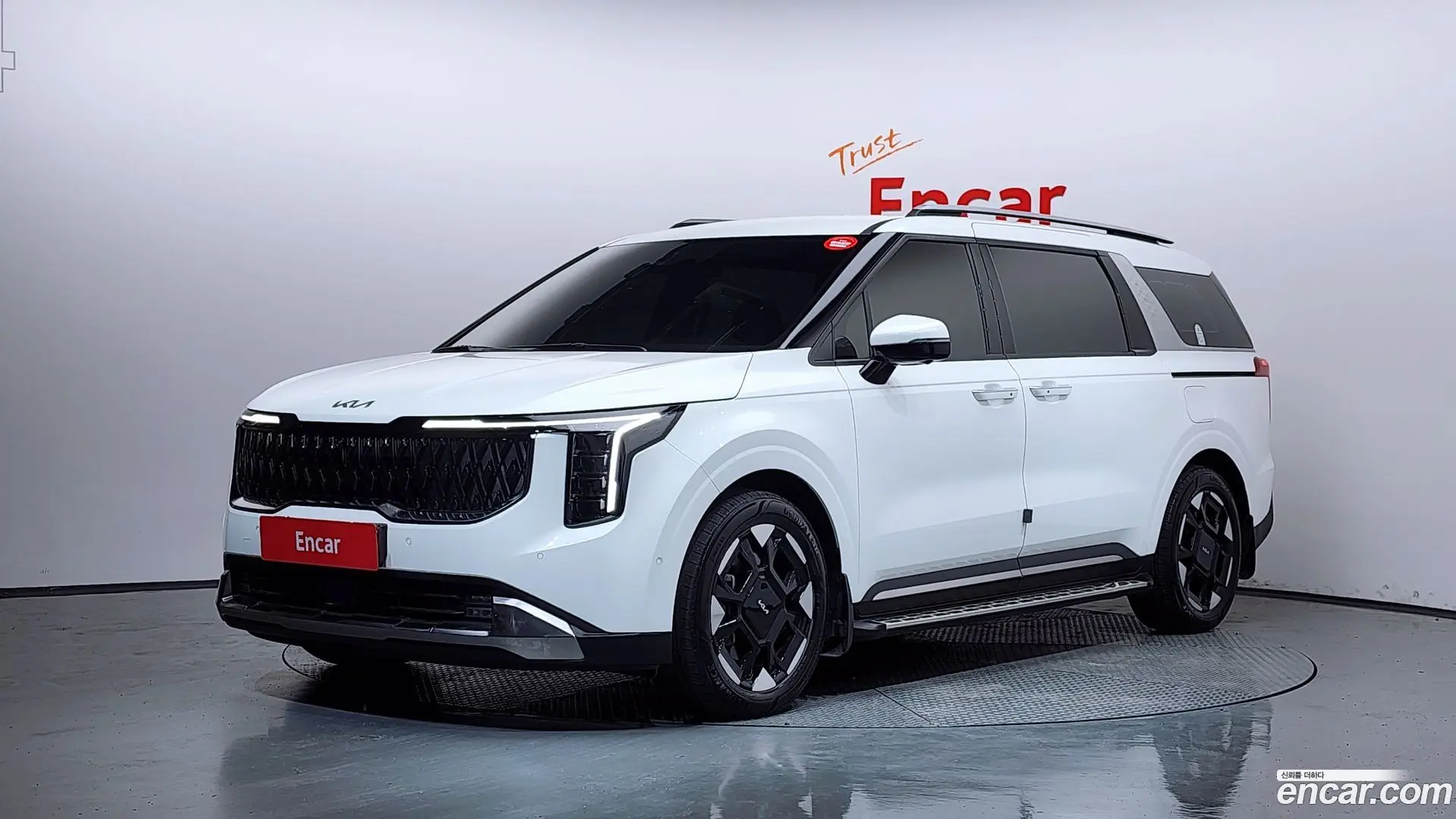 Main__Slider__Photo:Canival Kia 2024.9-0