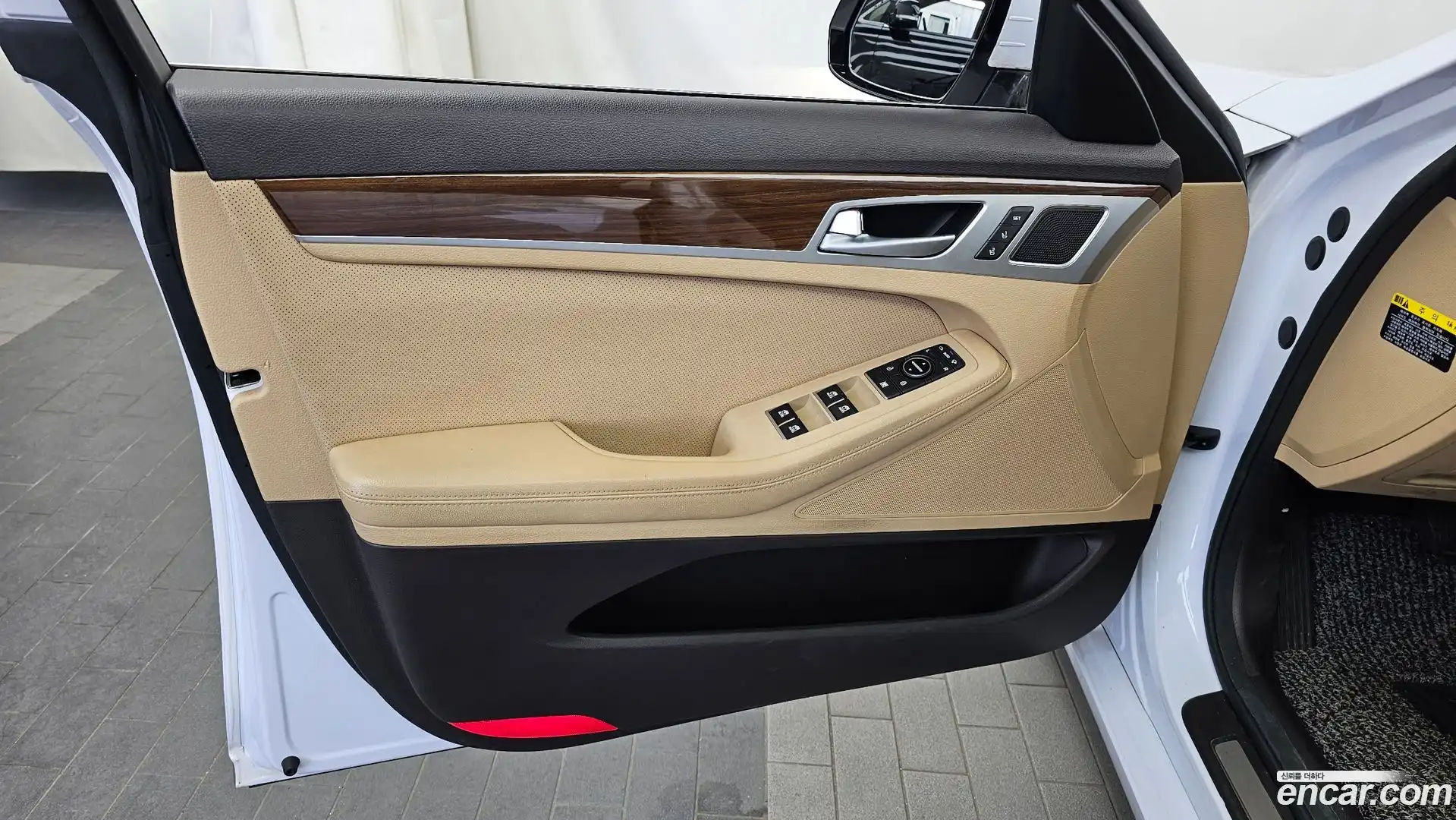 G80 Genesis 2018.2-INNER-034