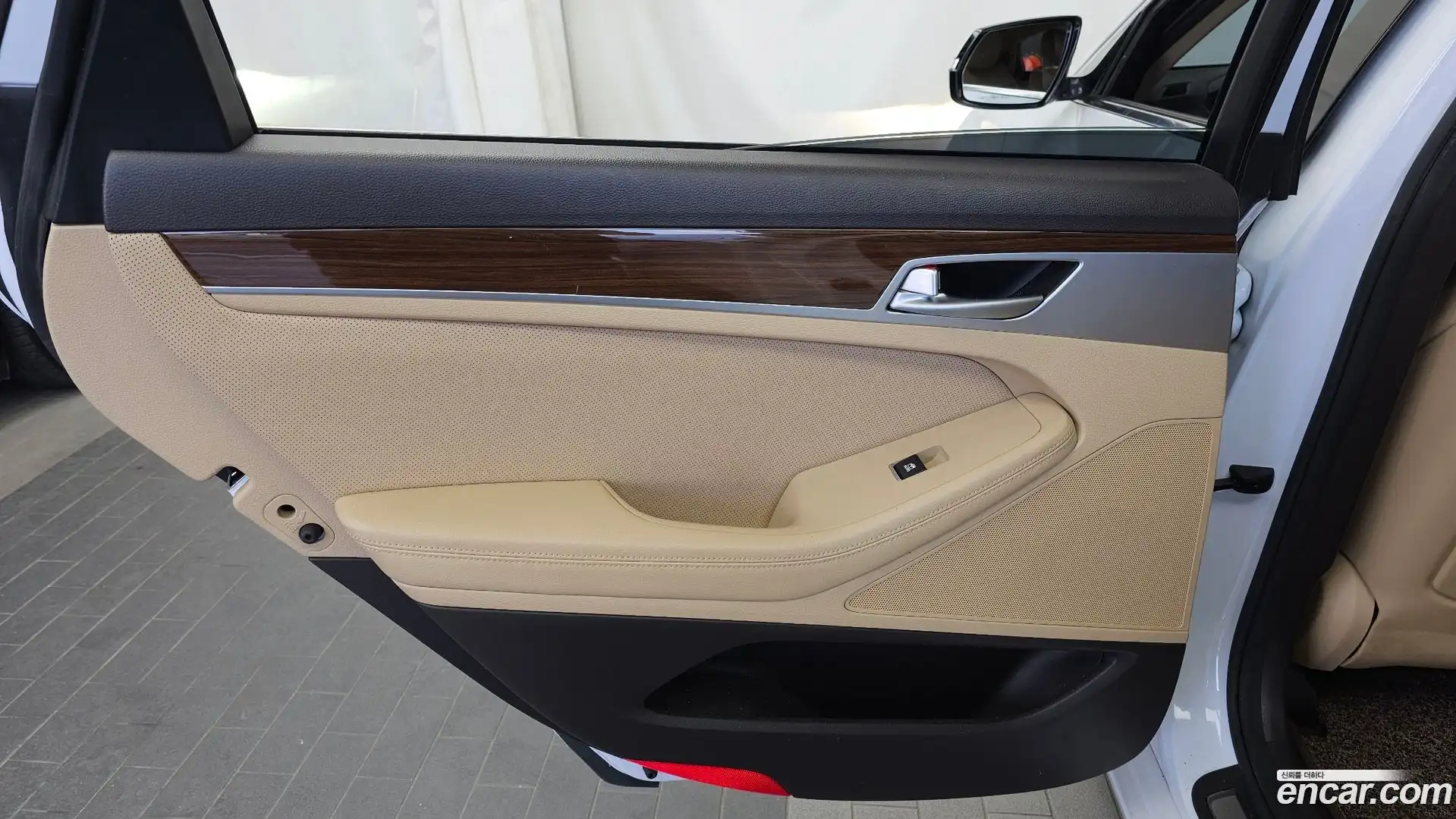 G80 Genesis 2018.2-INNER-035