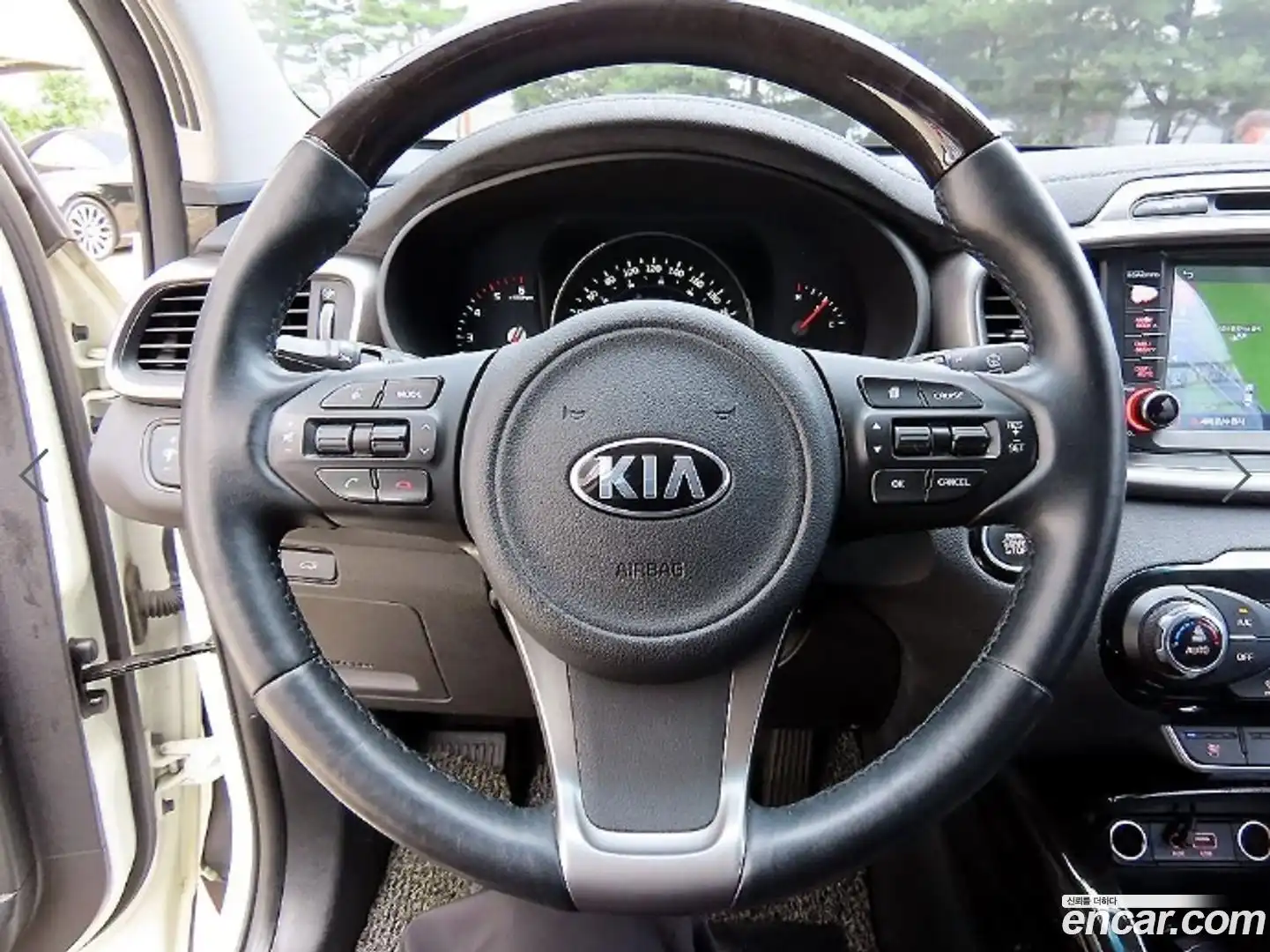 Sorento Kia 2016.2-INNER-008