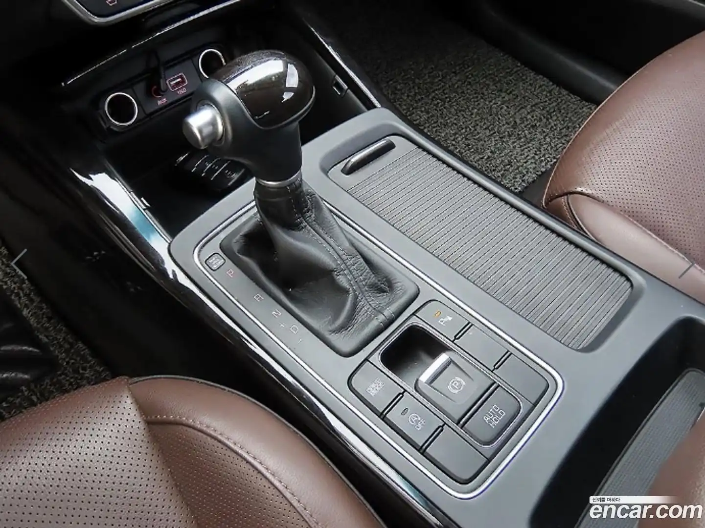 Sorento Kia 2016.2-INNER-010
