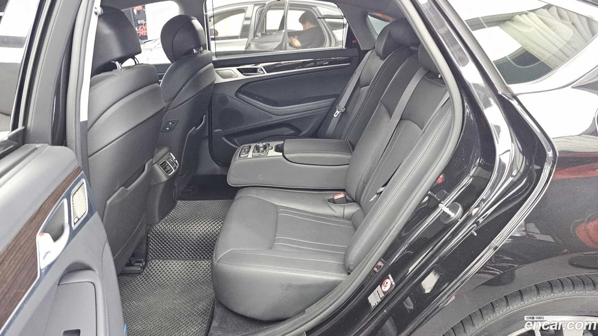 G80 Genesis 2017.3-INNER-036