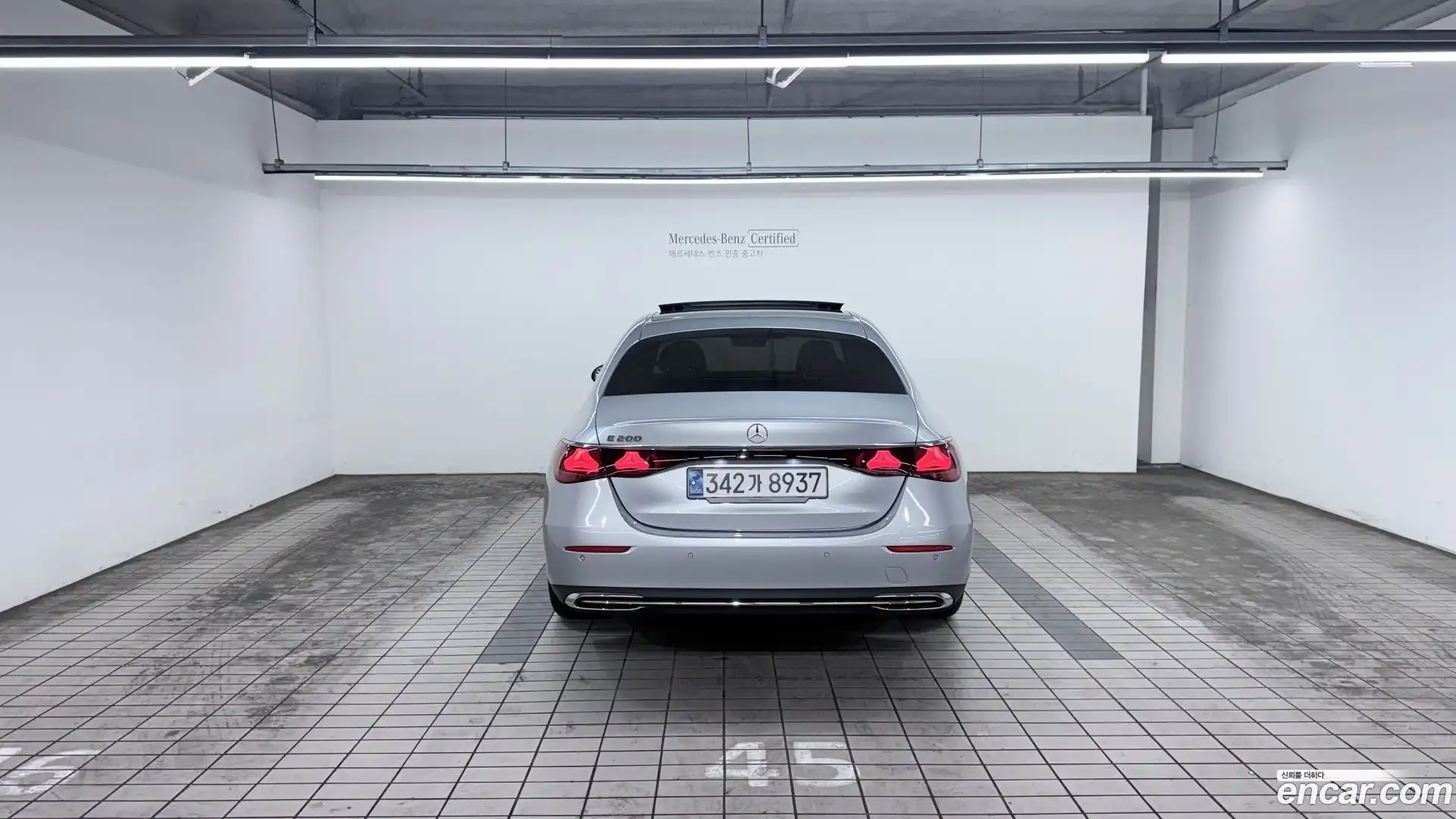 E-Class Mercedes-Benz 2024.8-OUTER-004