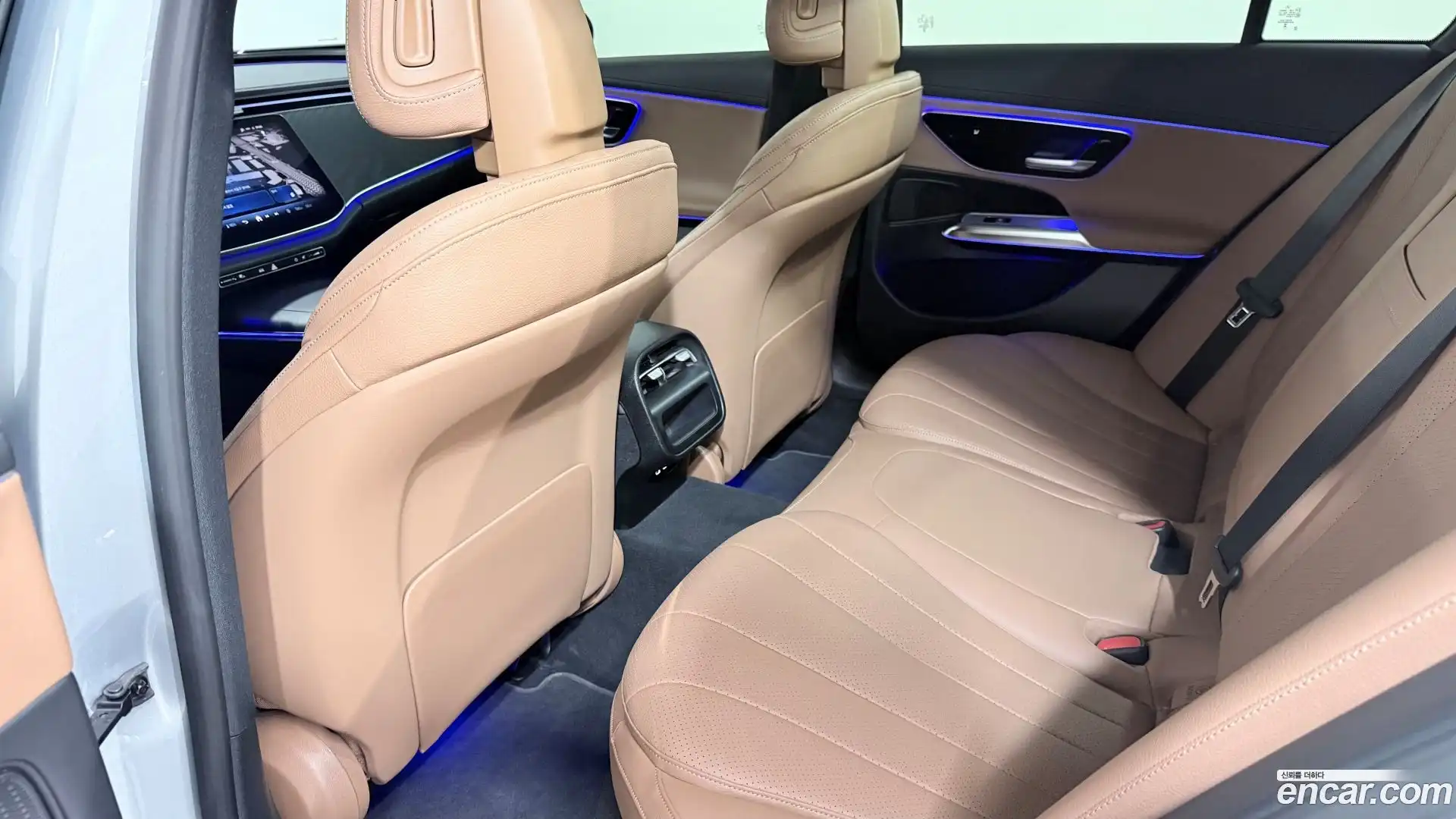 E-Class Mercedes-Benz 2024.8-INNER-010