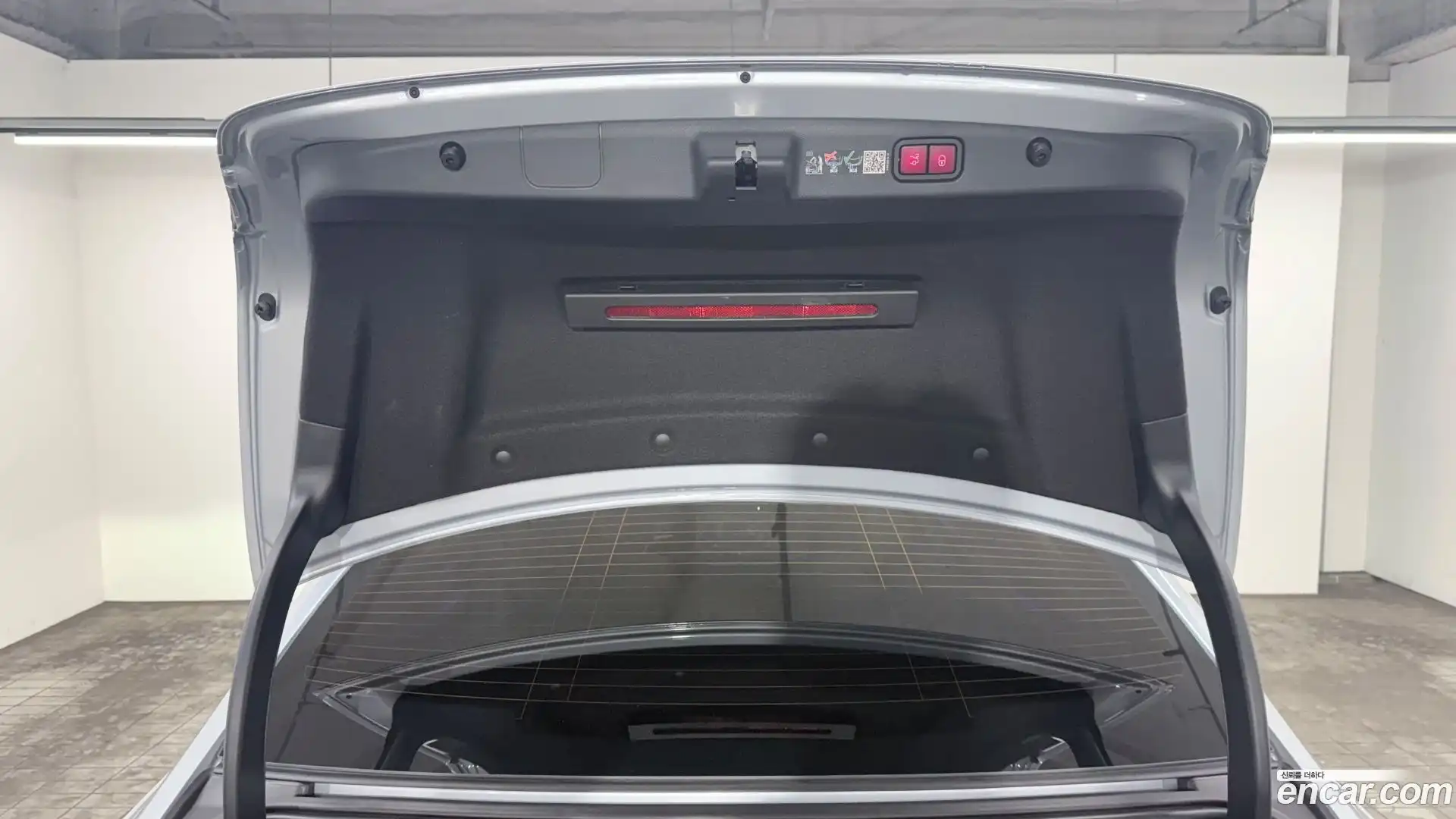 E-Class Mercedes-Benz 2024.8-OPTION-024