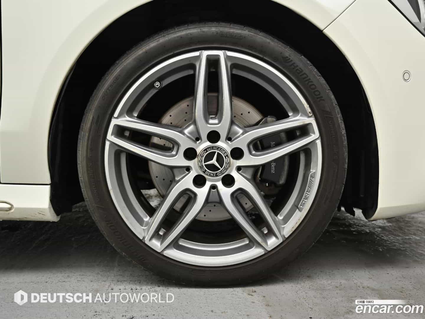 CLA-Class Mercedes-Benz 2017.10-OUTER-005