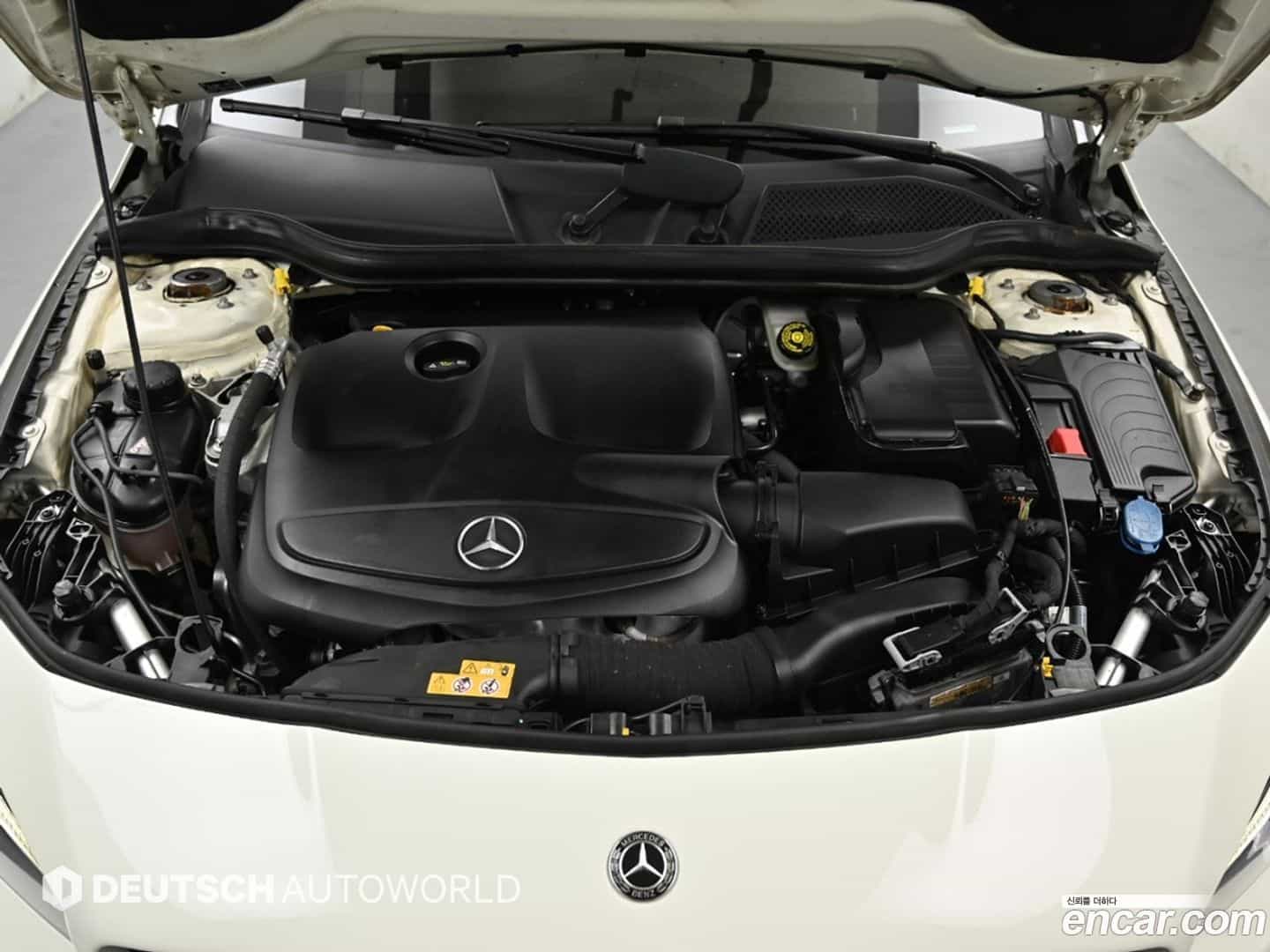 CLA-Class Mercedes-Benz 2017.10-OUTER-006