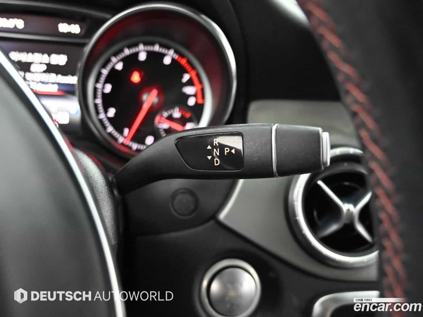 CLA-Class Mercedes-Benz 2017.10-INNER-009