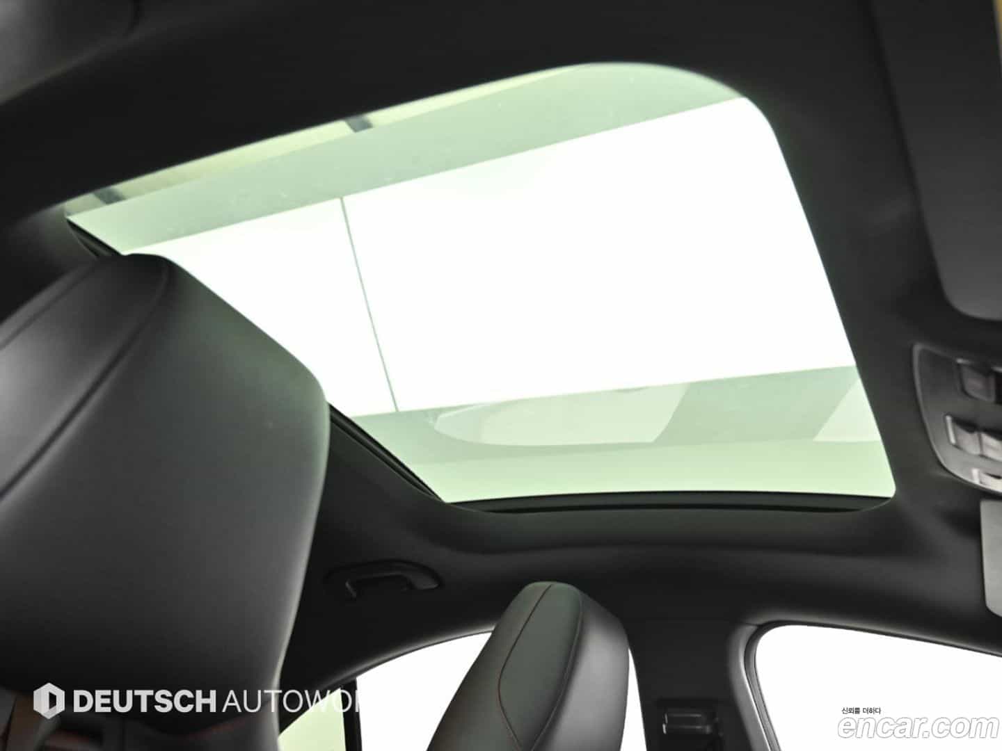 CLA-Class Mercedes-Benz 2017.10-OPTION-022