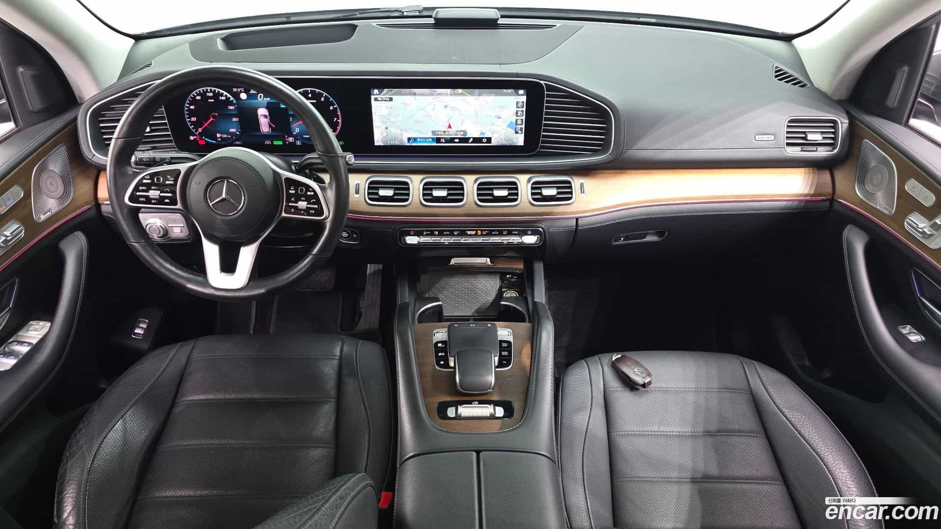 GLE-Class Mercedes-Benz 2020.5-INNER-007