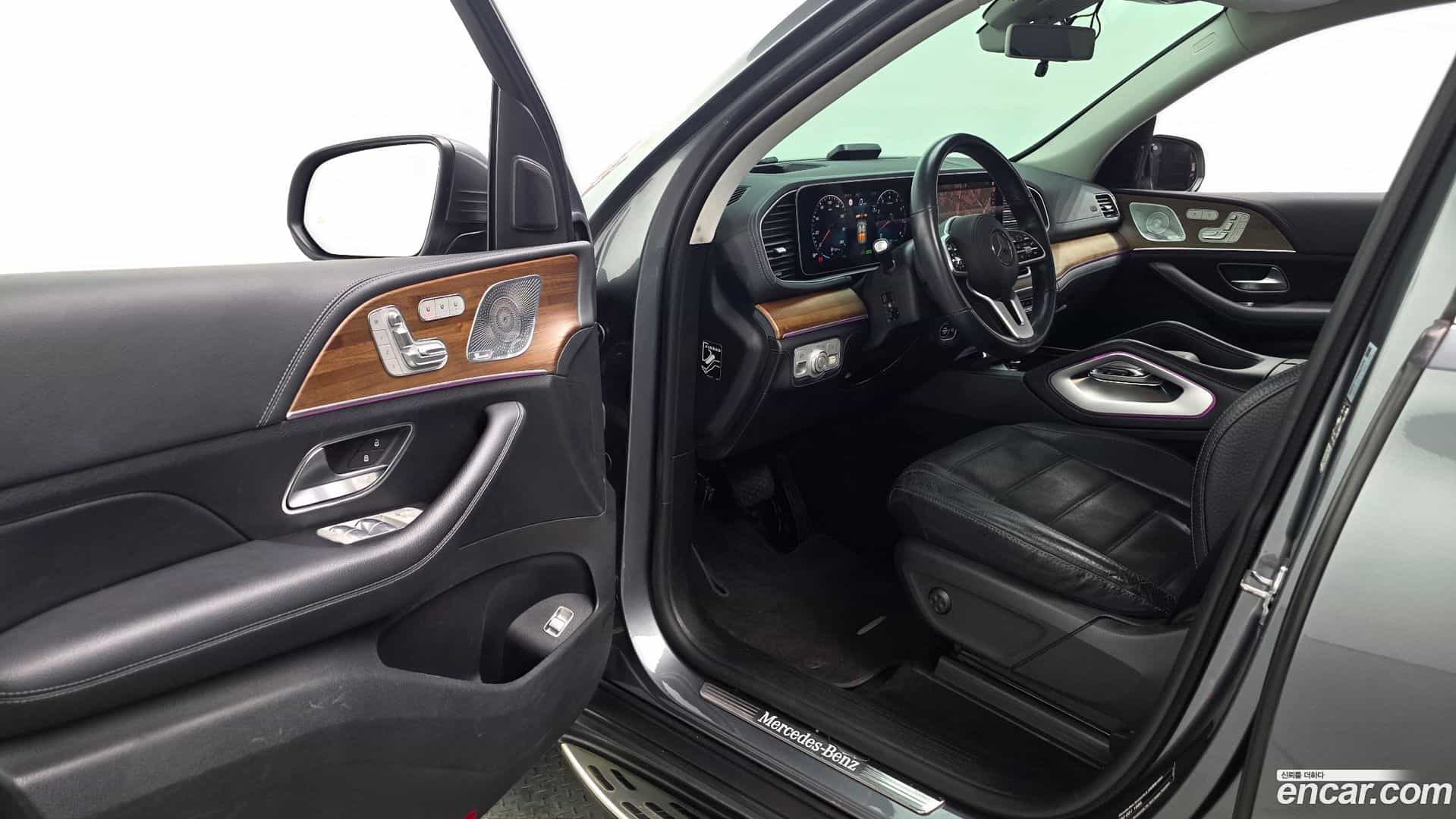 GLE-Class Mercedes-Benz 2020.5-INNER-010