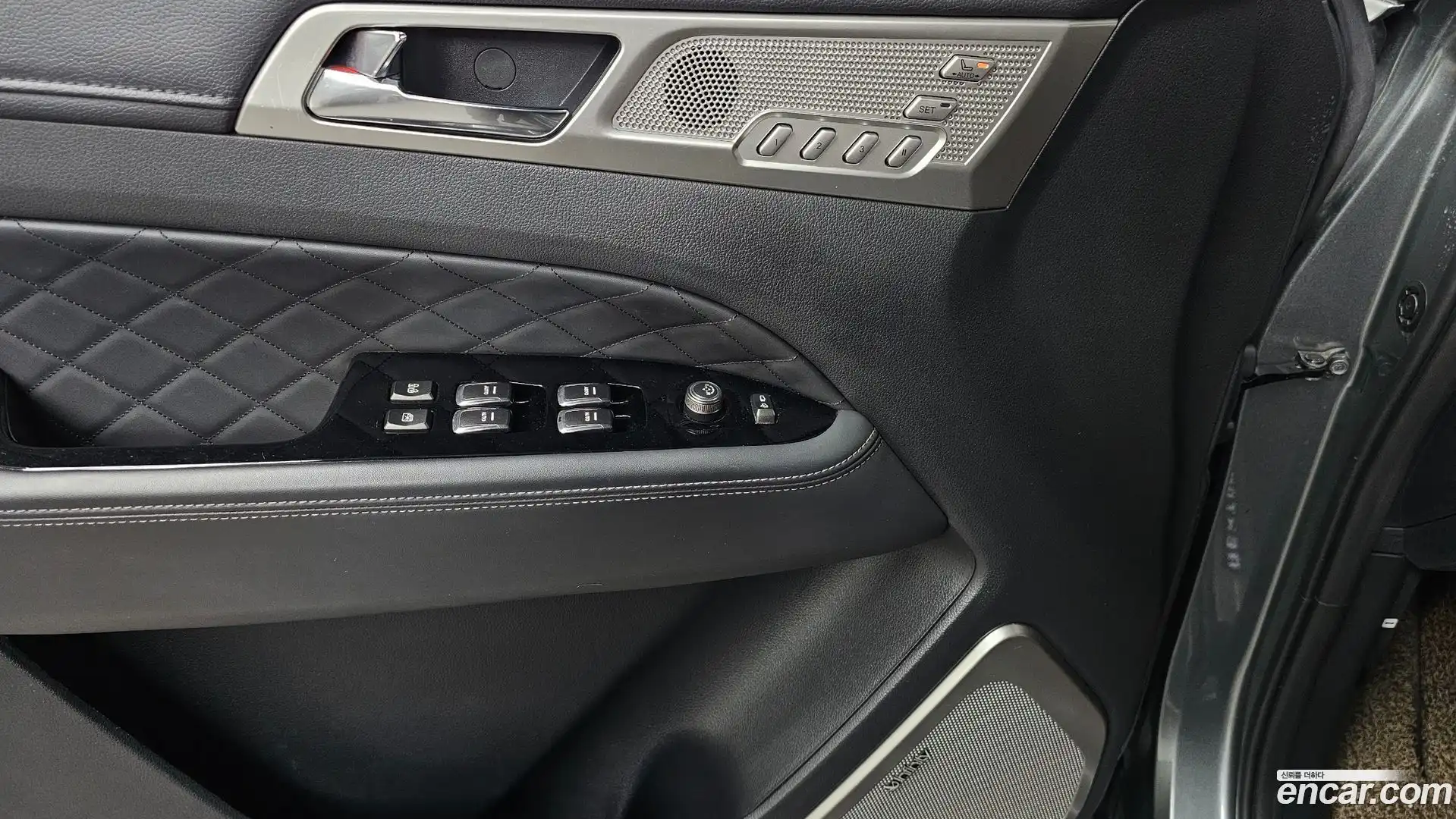 Rexton KG Mobility 2017.7-OPTION-023