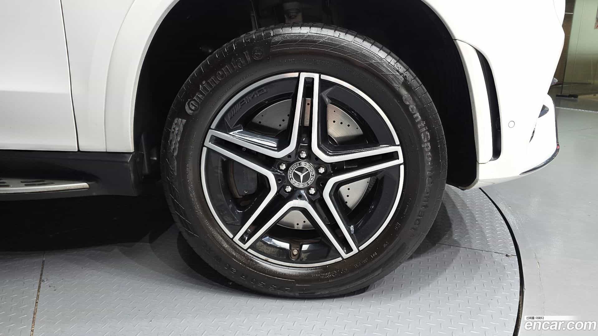 GLE-Class Mercedes-Benz 2019.9-OUTER-005