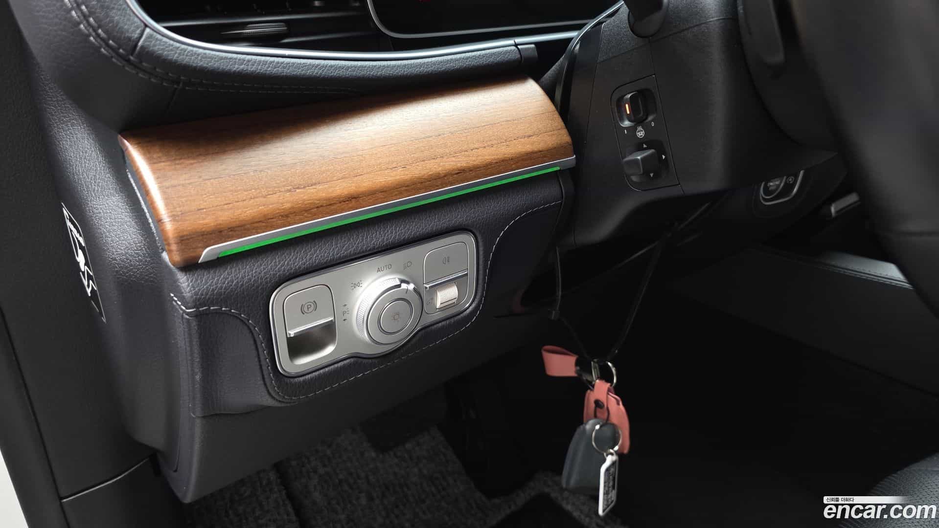 GLE-Class Mercedes-Benz 2019.9-OPTION-024