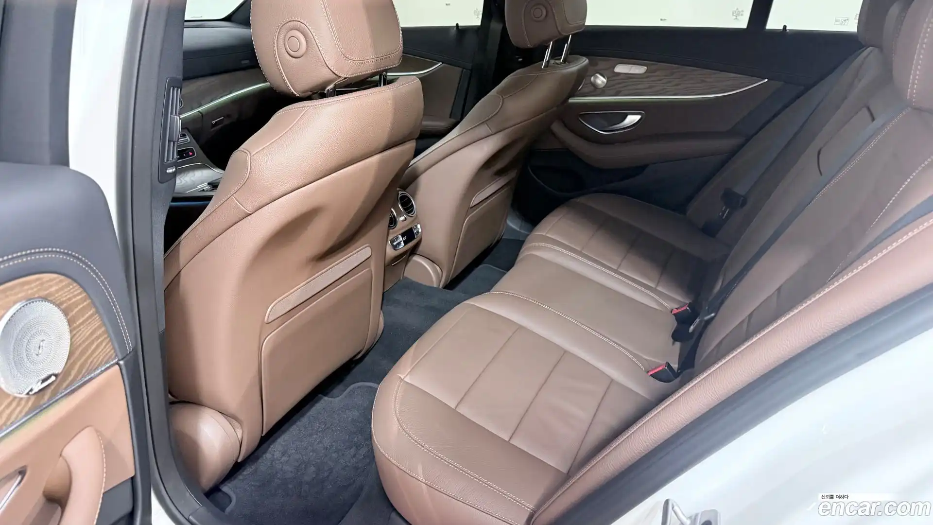 E-Class Mercedes-Benz 2021.3-INNER-010