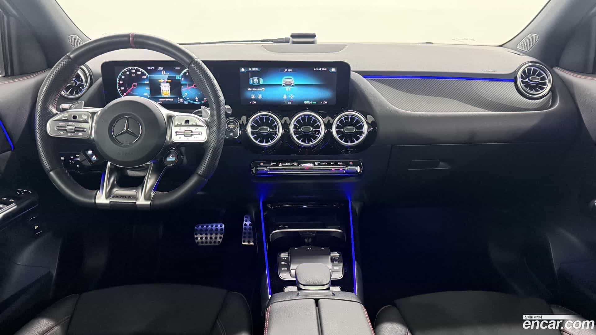 GLA-Class Mercedes-Benz 2022.7-INNER-007