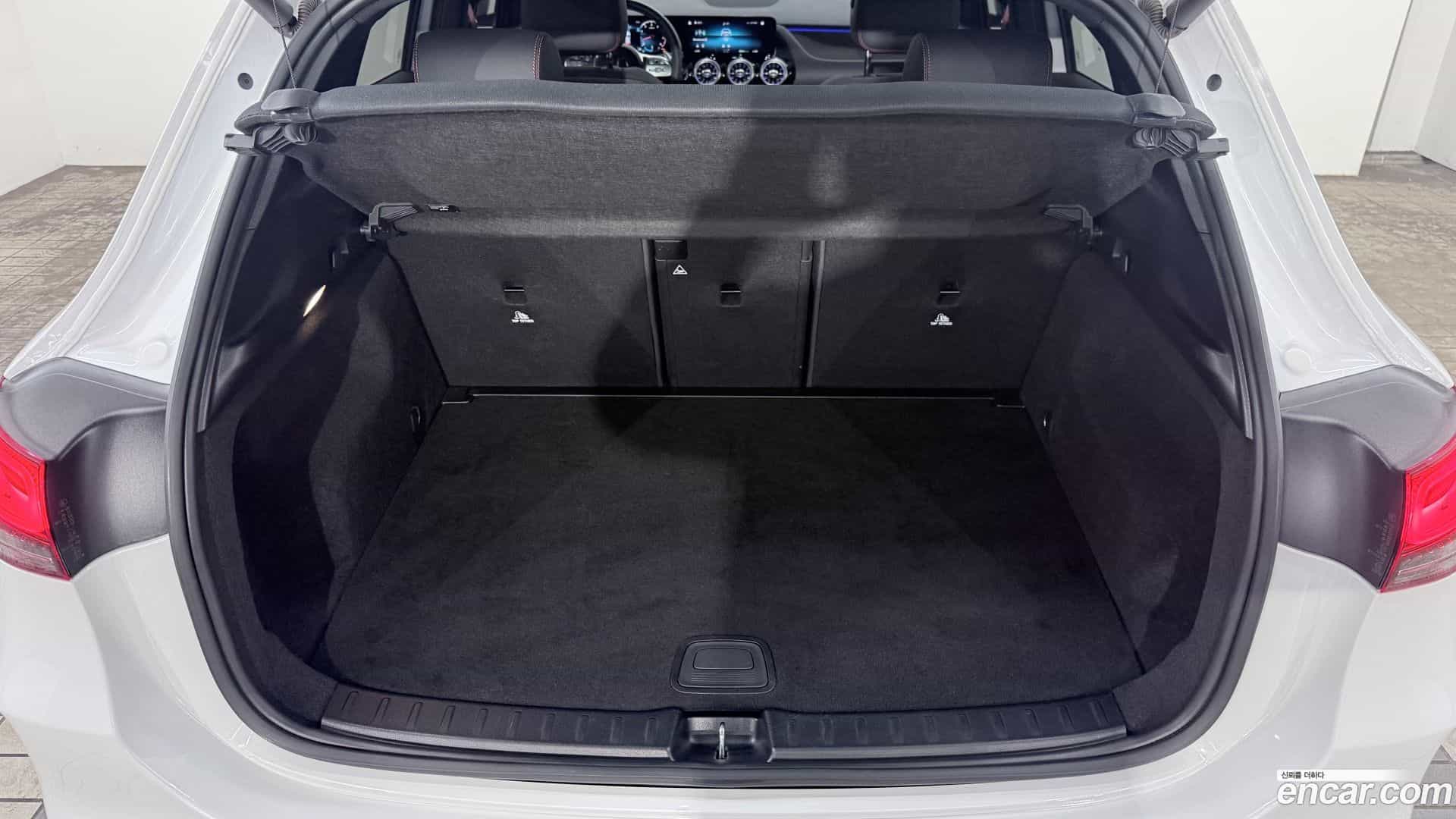 GLA-Class Mercedes-Benz 2022.7-OPTION-015