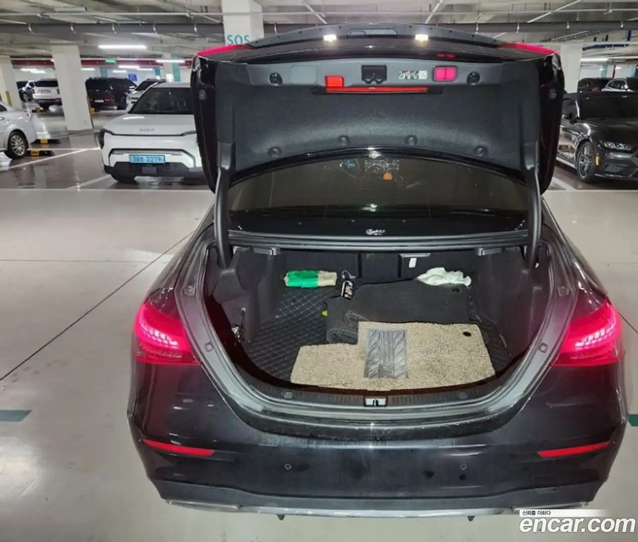 E-Class Mercedes-Benz 2022.10-INNER-008