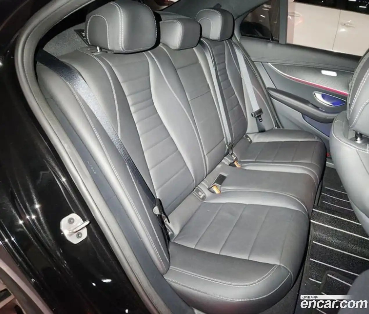 E-Class Mercedes-Benz 2022.10-OPTION-015