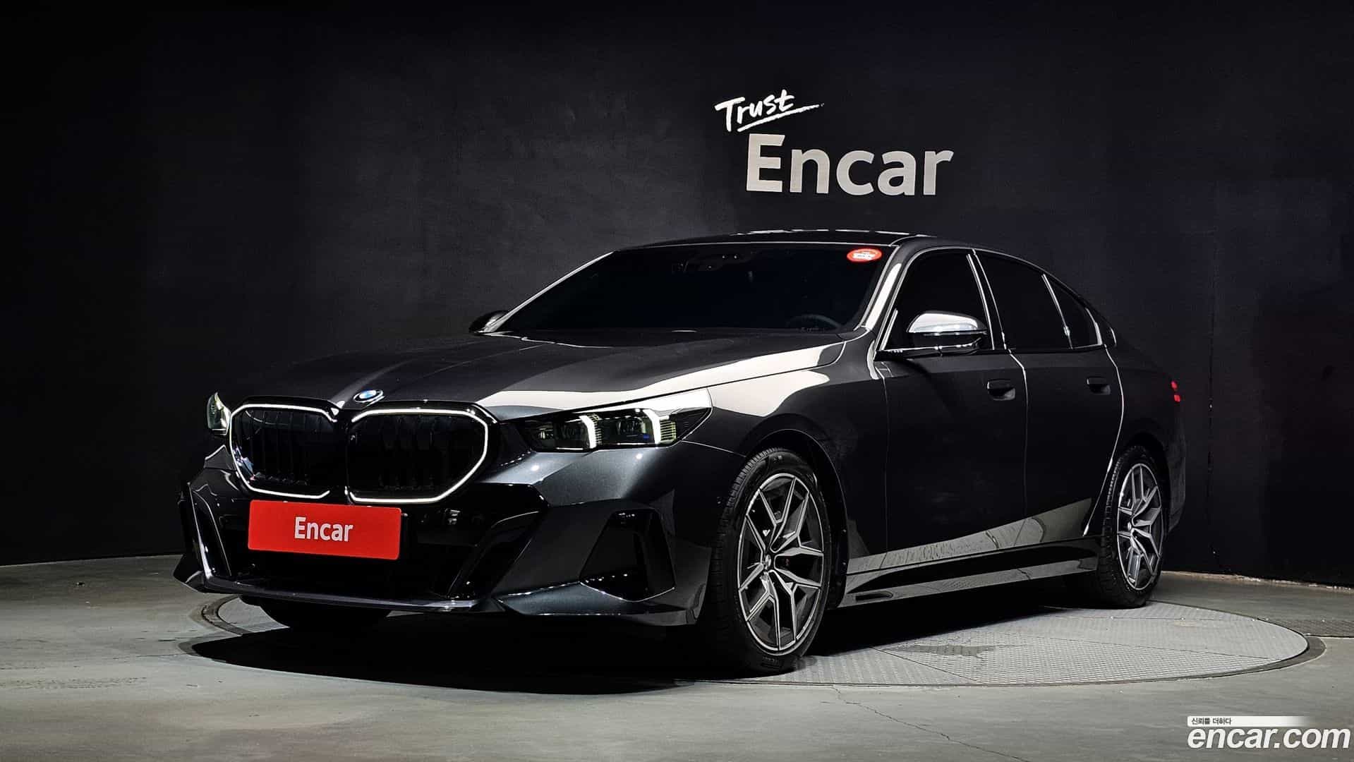 5-Series BMW 2025.10-OUTER-001