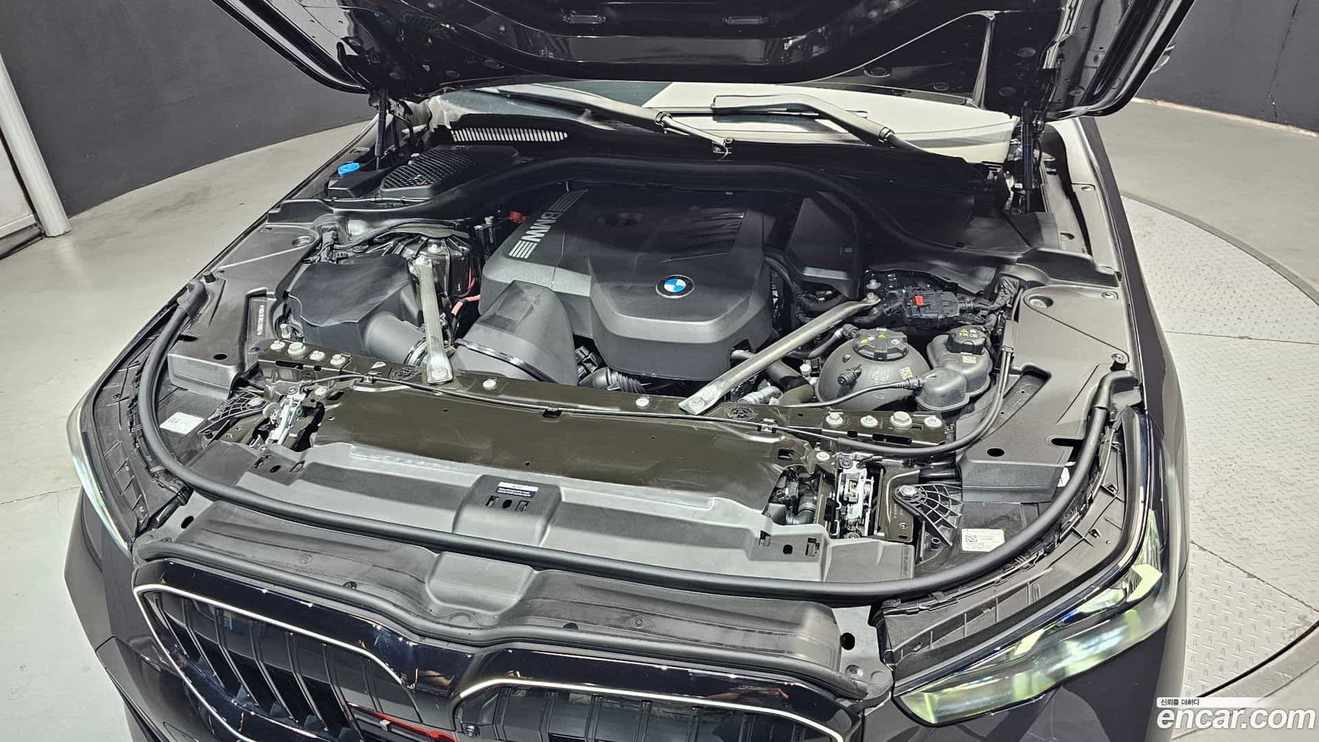 5-Series BMW 2025.10-OUTER-006