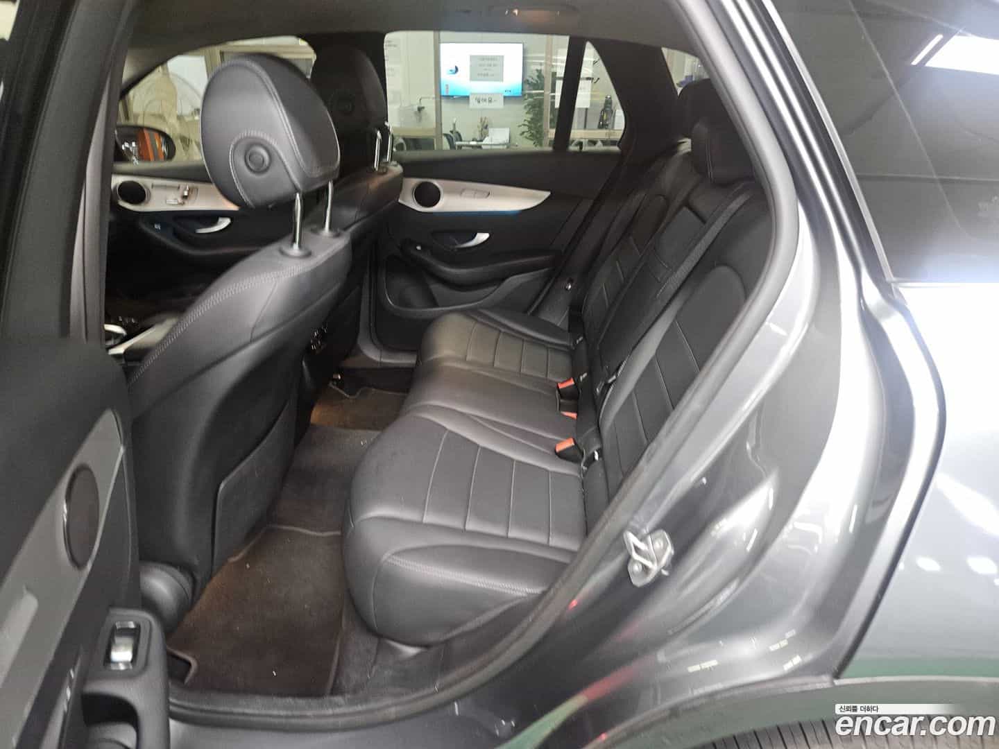 GLC-Class Mercedes-Benz 2018.3-OUTER-006