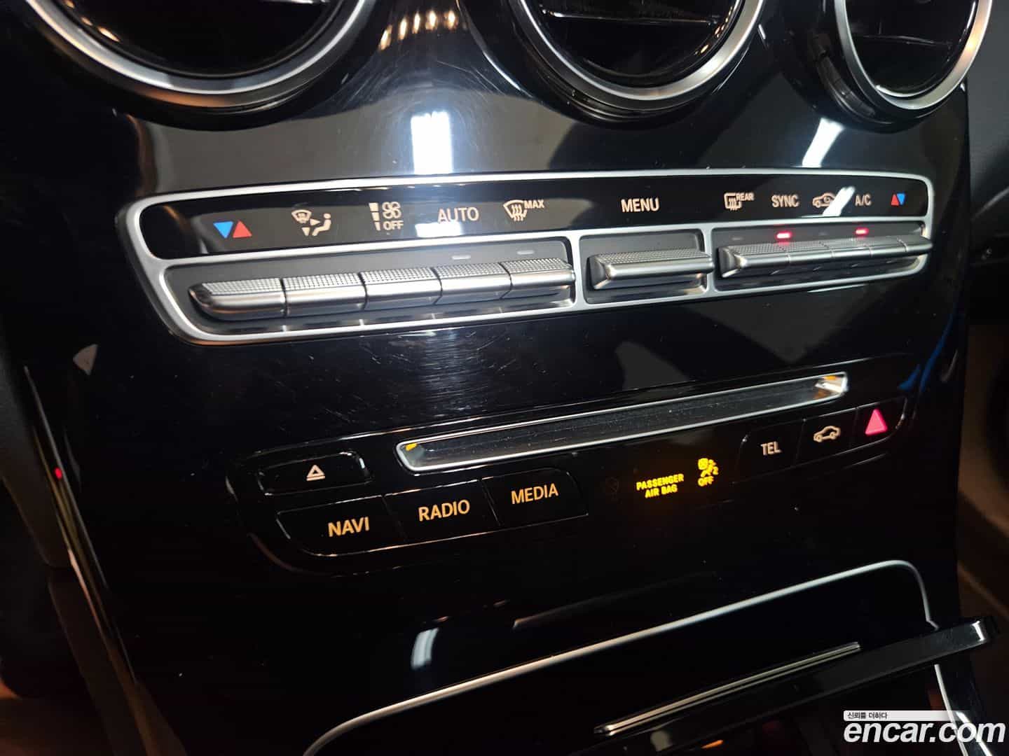 GLC-Class Mercedes-Benz 2018.3-OPTION-019