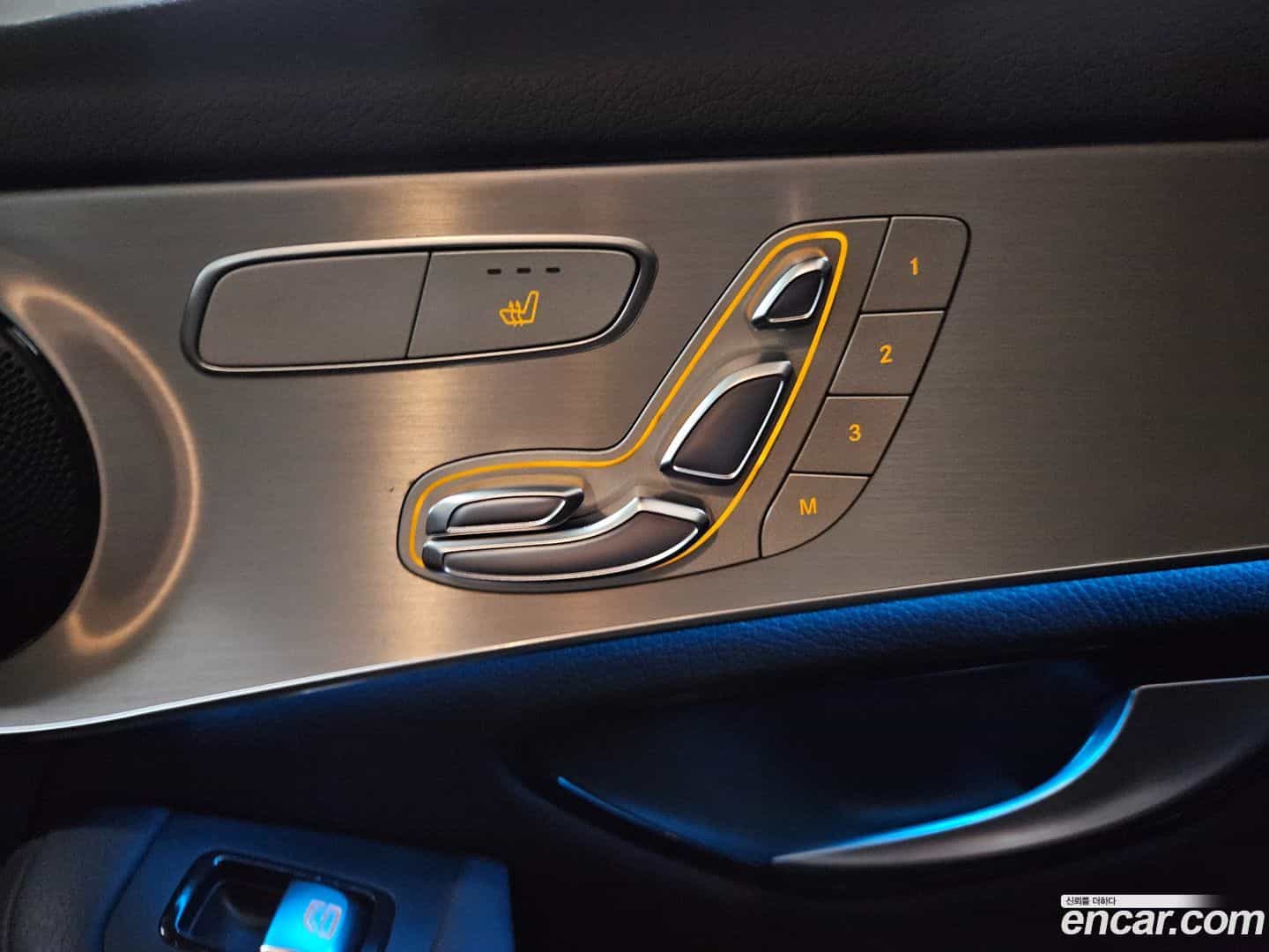 GLC-Class Mercedes-Benz 2018.3-OPTION-023