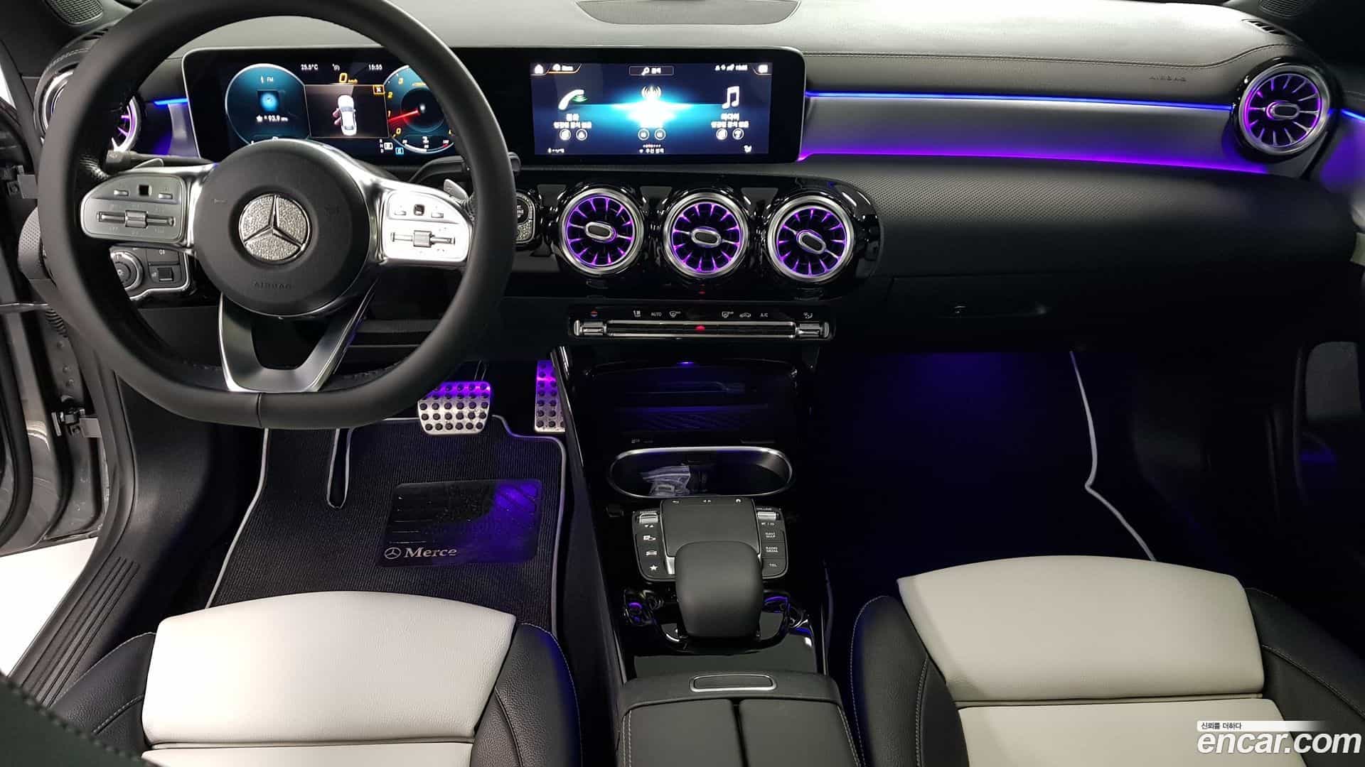 CLA-Class Mercedes-Benz 2020.3-INNER-007