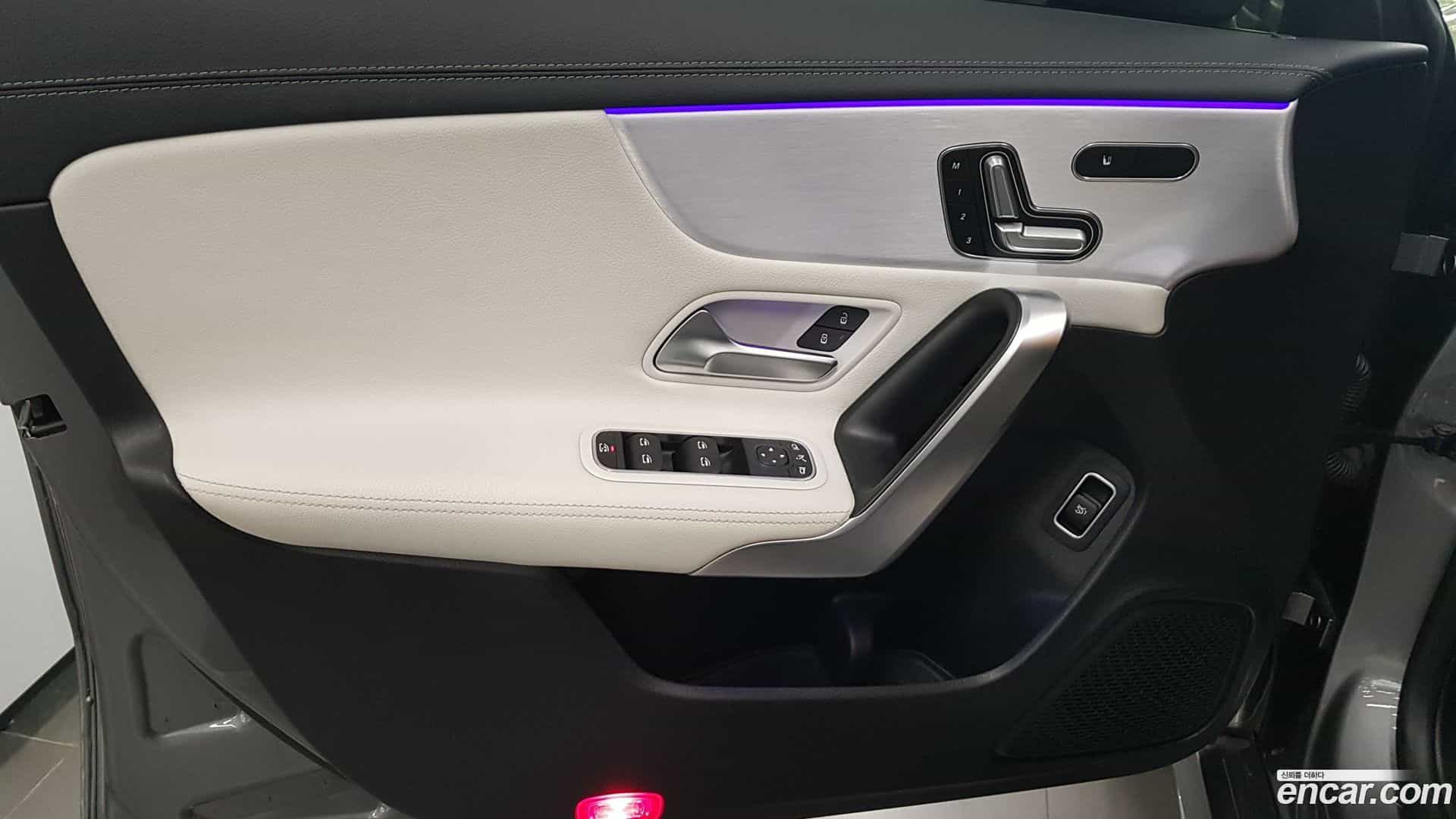 CLA-Class Mercedes-Benz 2020.3-OPTION-019