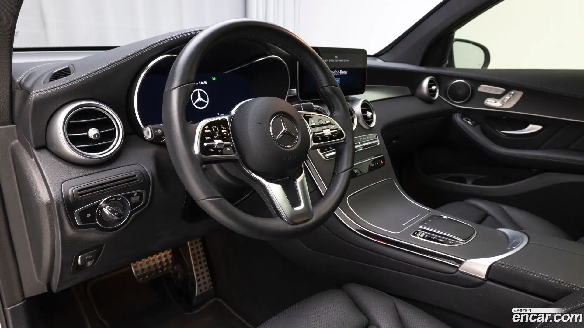 GLC-Class Mercedes-Benz 2022.11-OPTION-017