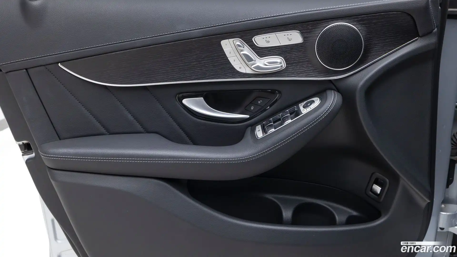 GLC-Class Mercedes-Benz 2022.11-OPTION-019