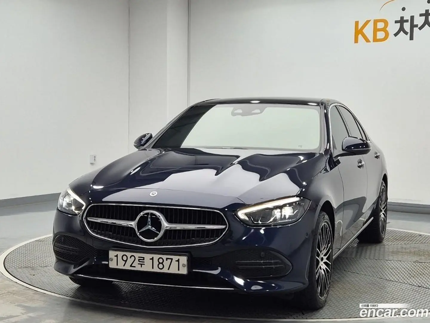 Main__Slider__Photo:C-Class Mercedes-Benz 2022.2-0