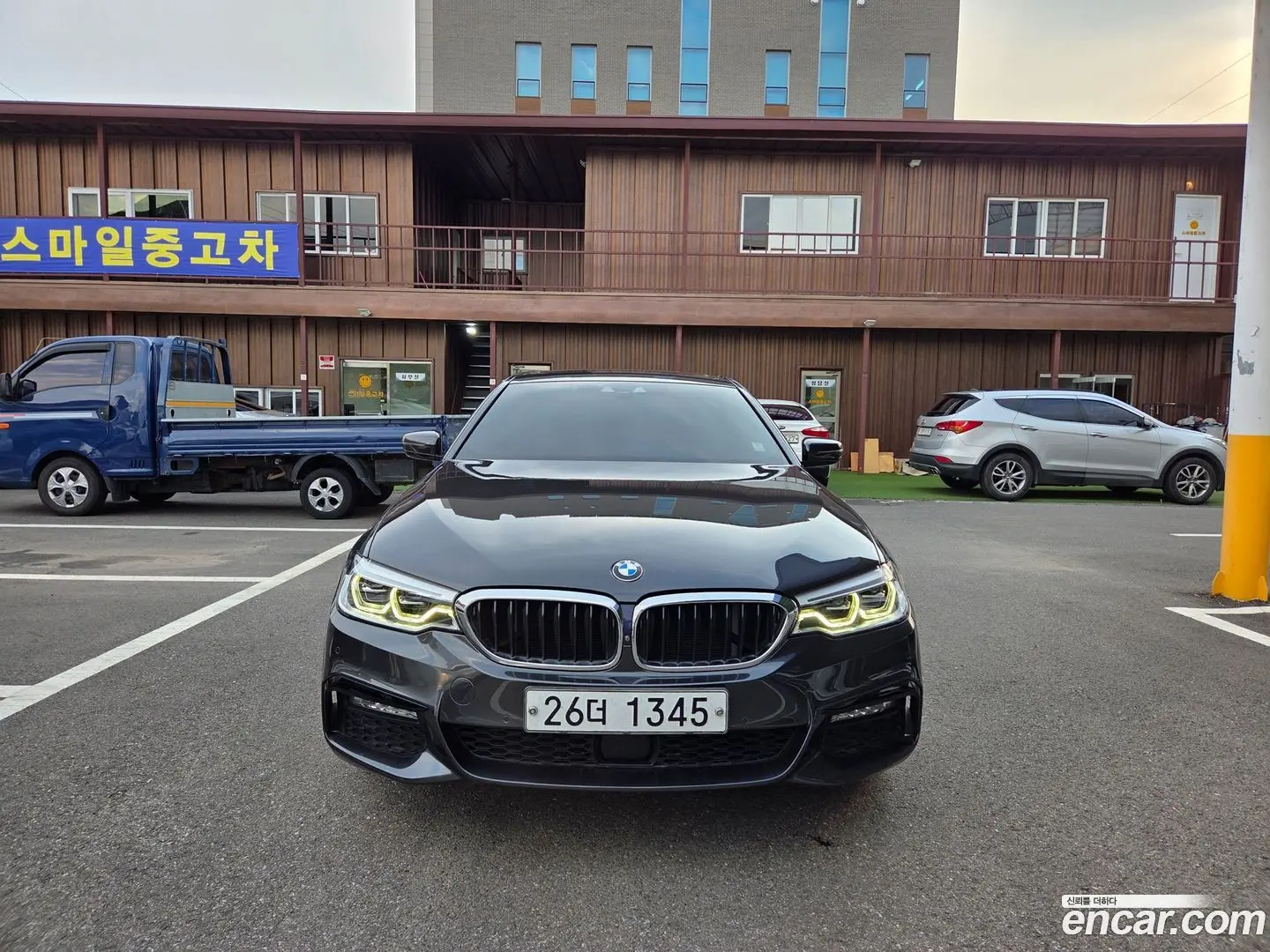Main__Slider__Photo:5-Series BMW 2017.8-0