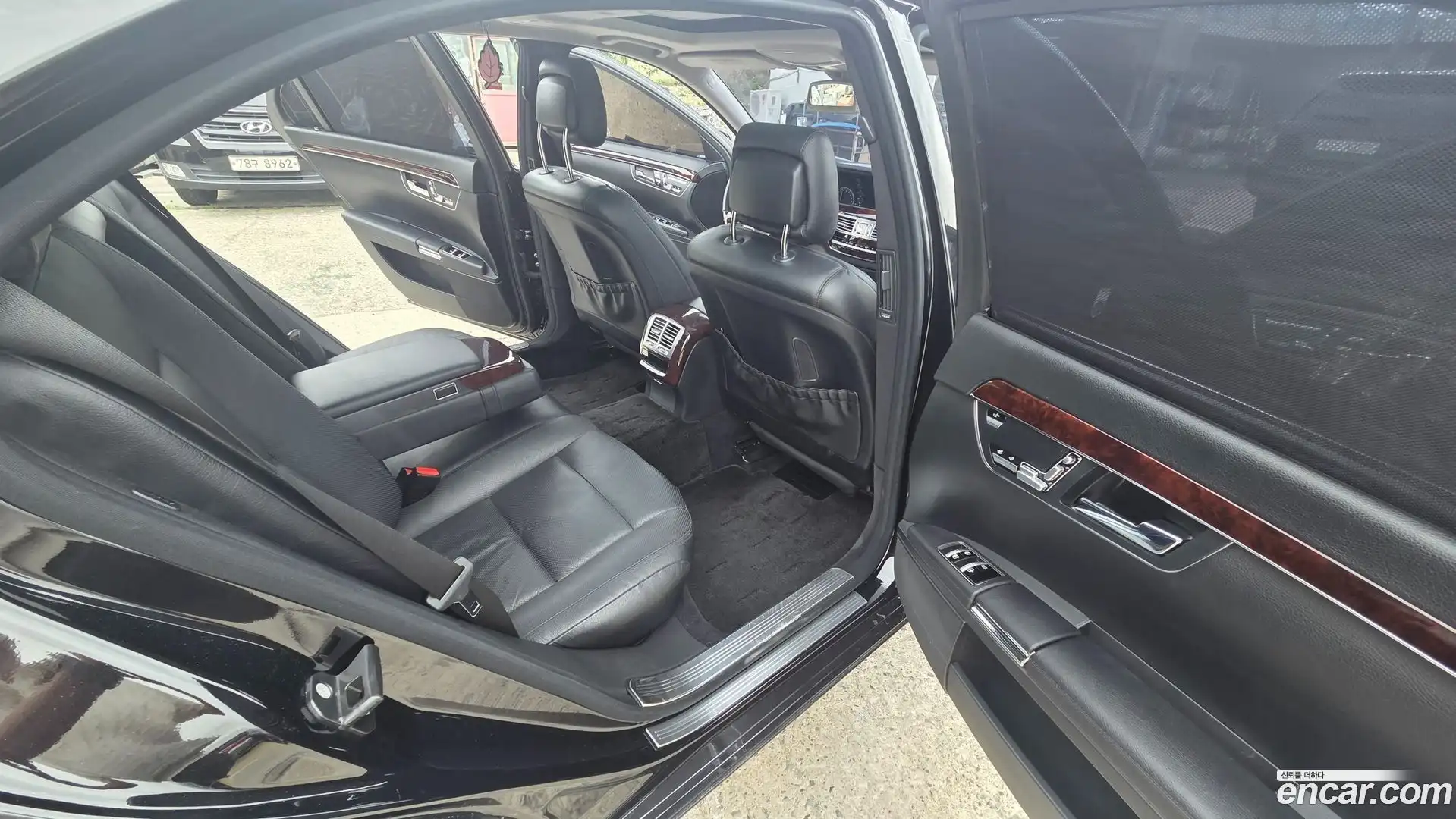 S-Class Mercedes-Benz 2010.11-OPTION-016