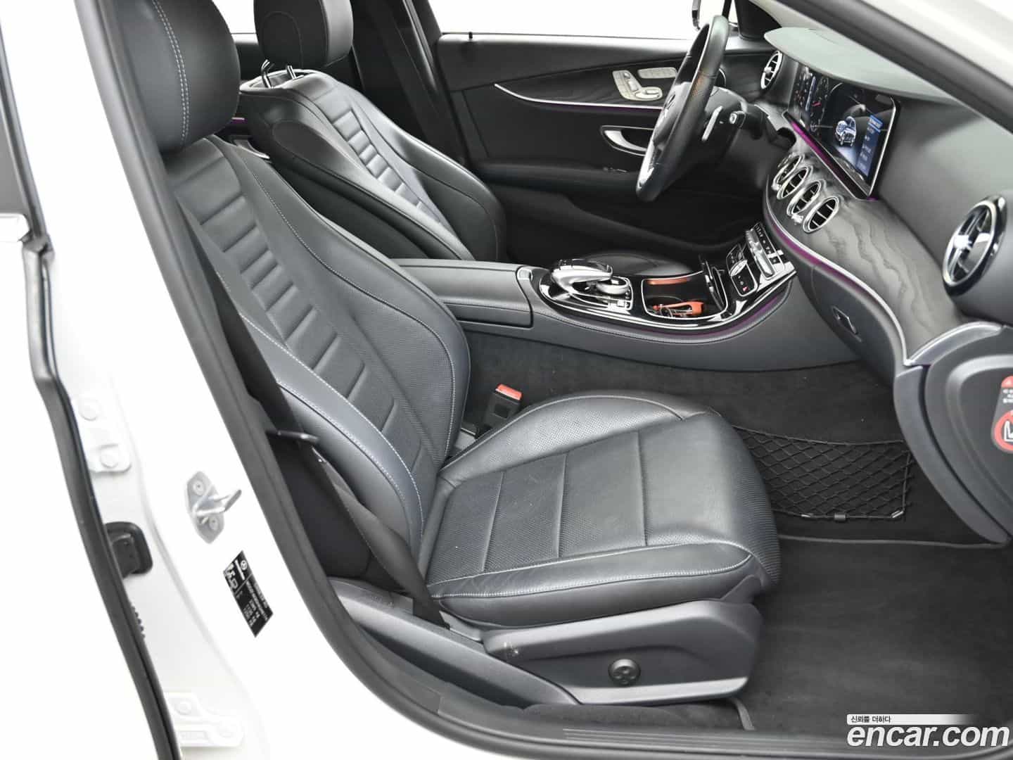 E-Class Mercedes-Benz 2017.5-INNER-010